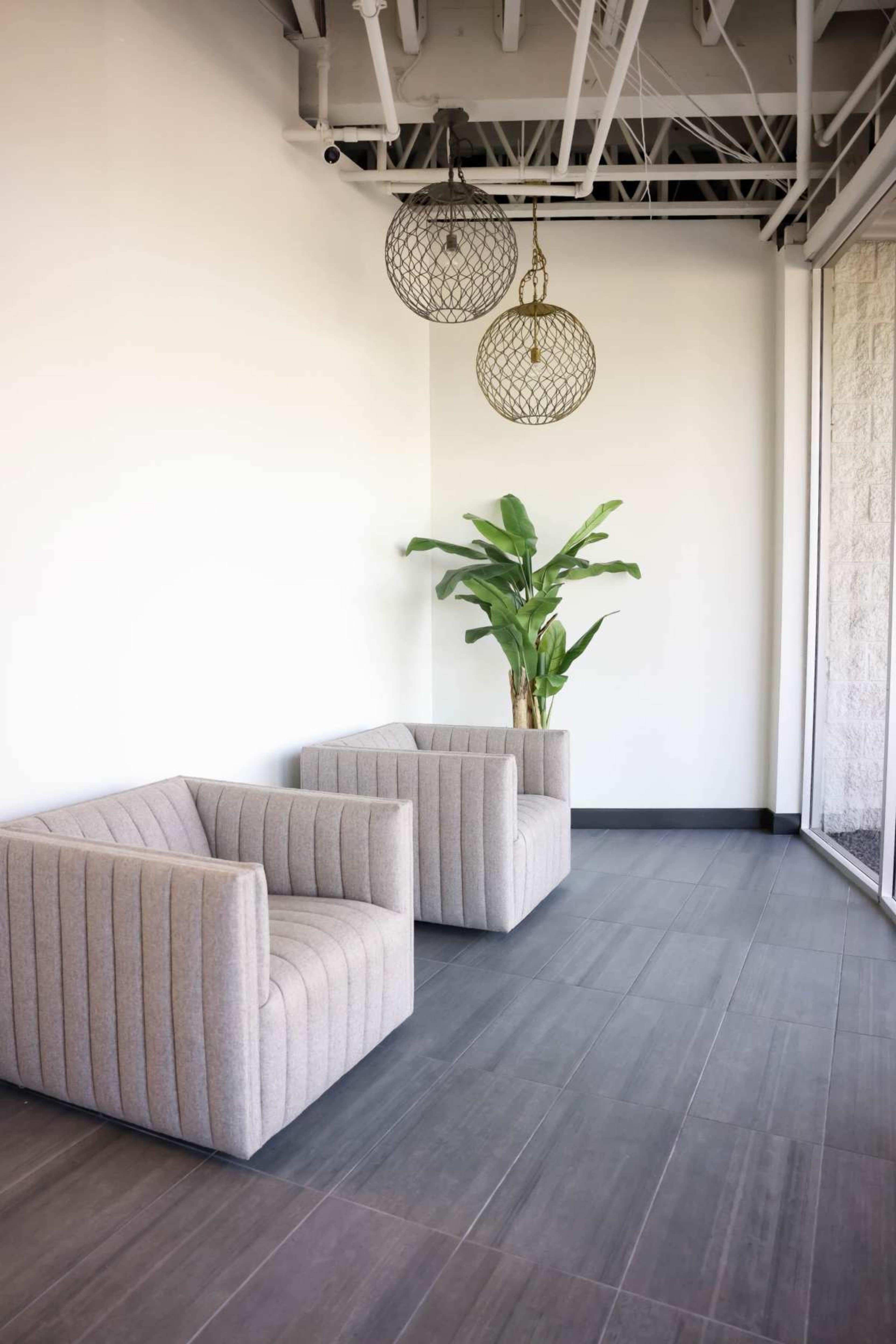 North Scottsdale 3,000 sq ft Light and Bright Intimate Event Studio Image in Scottspark Business Center, Scottsdale, AZ
