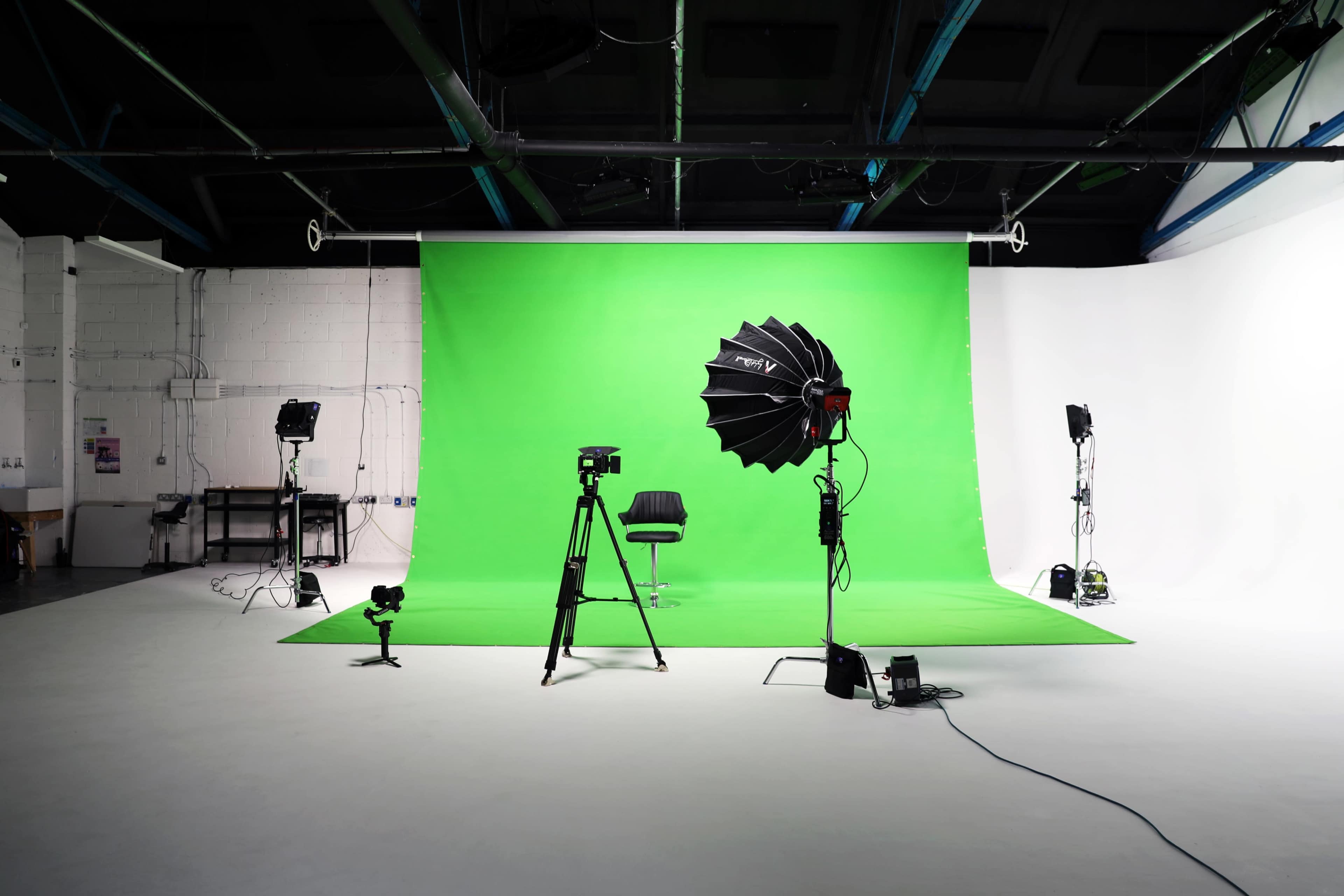 Fresh & Flexible Drive-in Film and Photography Studio Image in Park Royal, London, ENG