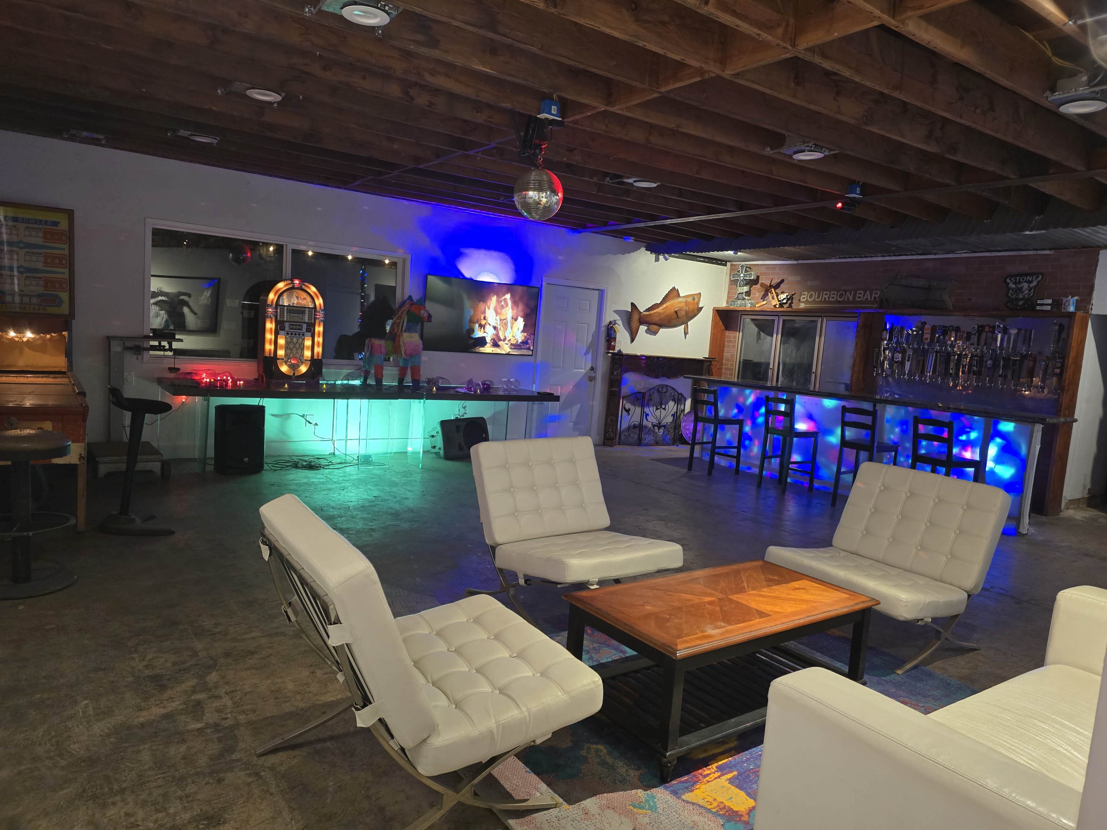 Former Bar with great outdoor areas Image in East Los Angeles, Los Angeles, CA