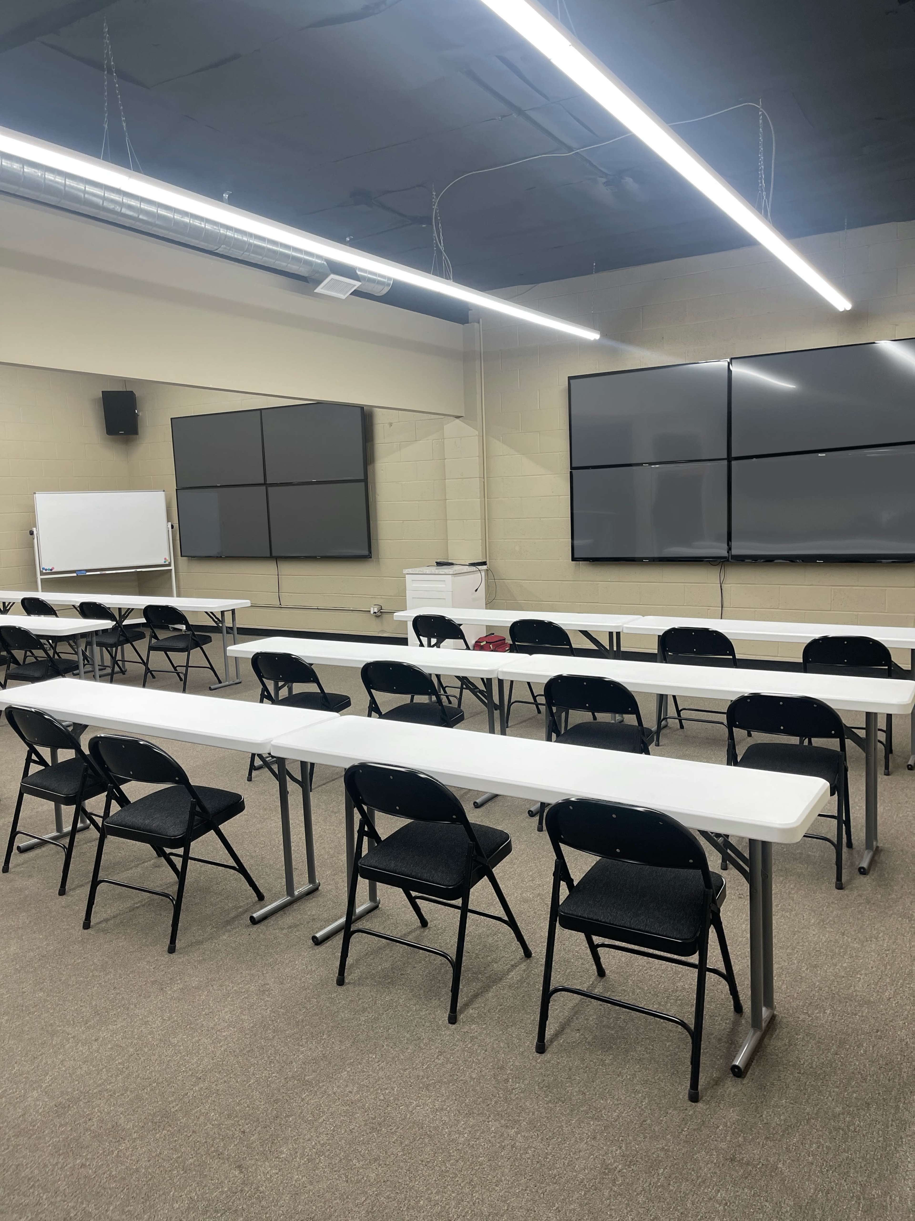 Training Room for Seminars, Workshops, and Meetings Image in Fullerton, Fullerton, CA