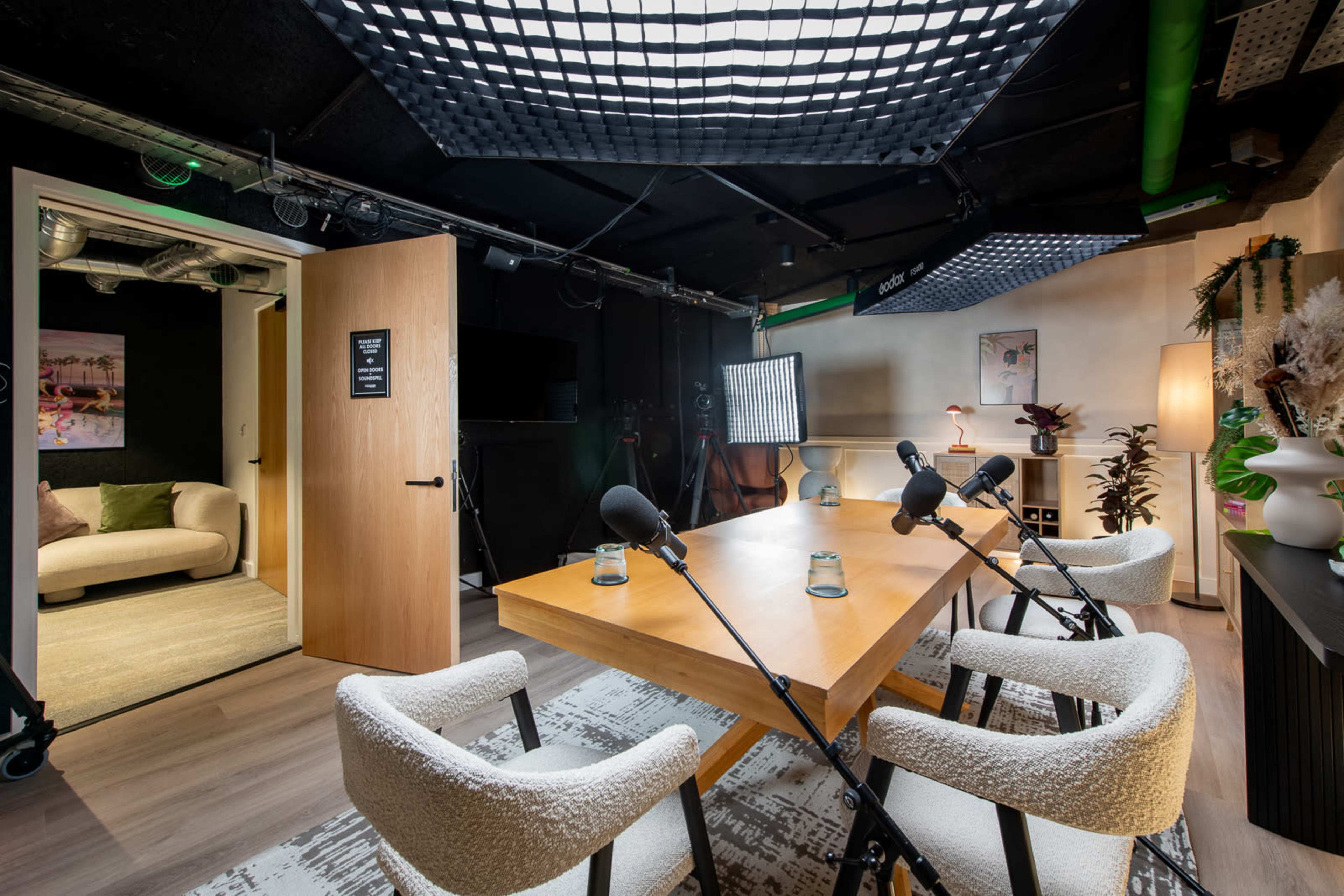 Podcast Recording Studios Image in London, London, ENG