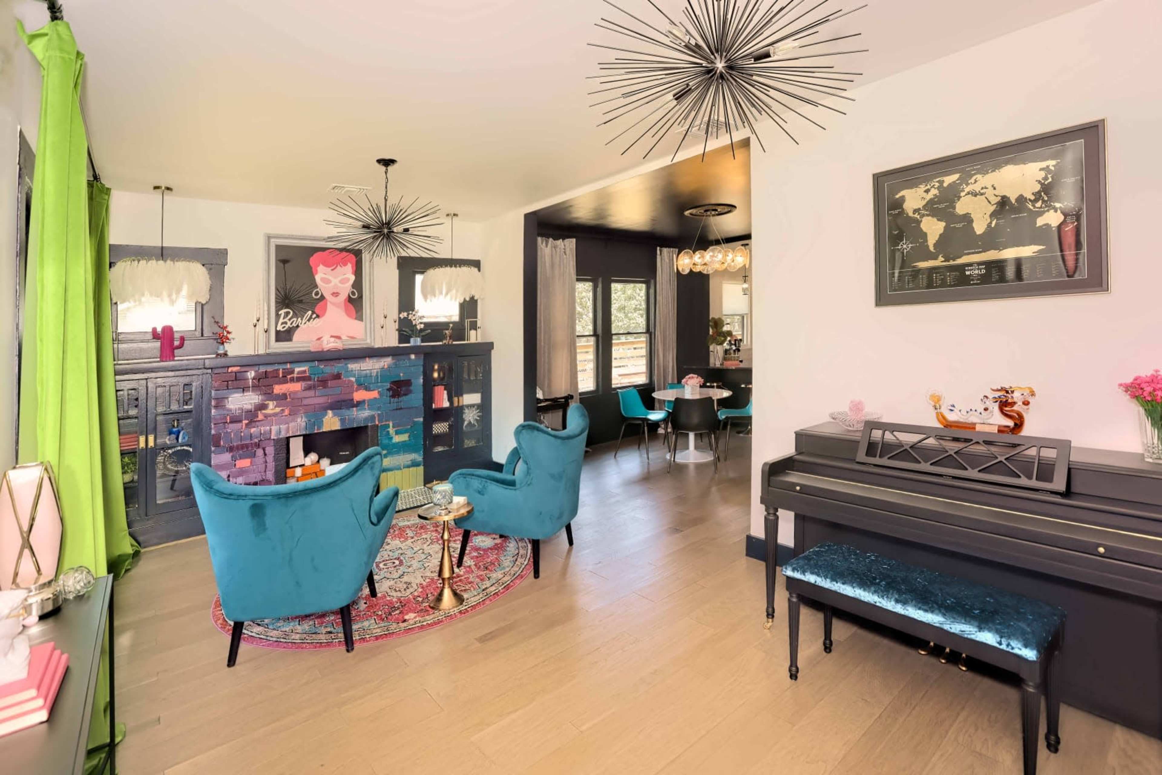 Barbie Bungalow walk to Pearl & mins to Downtown/Golf Image in Government Hill, San Antonio, TX