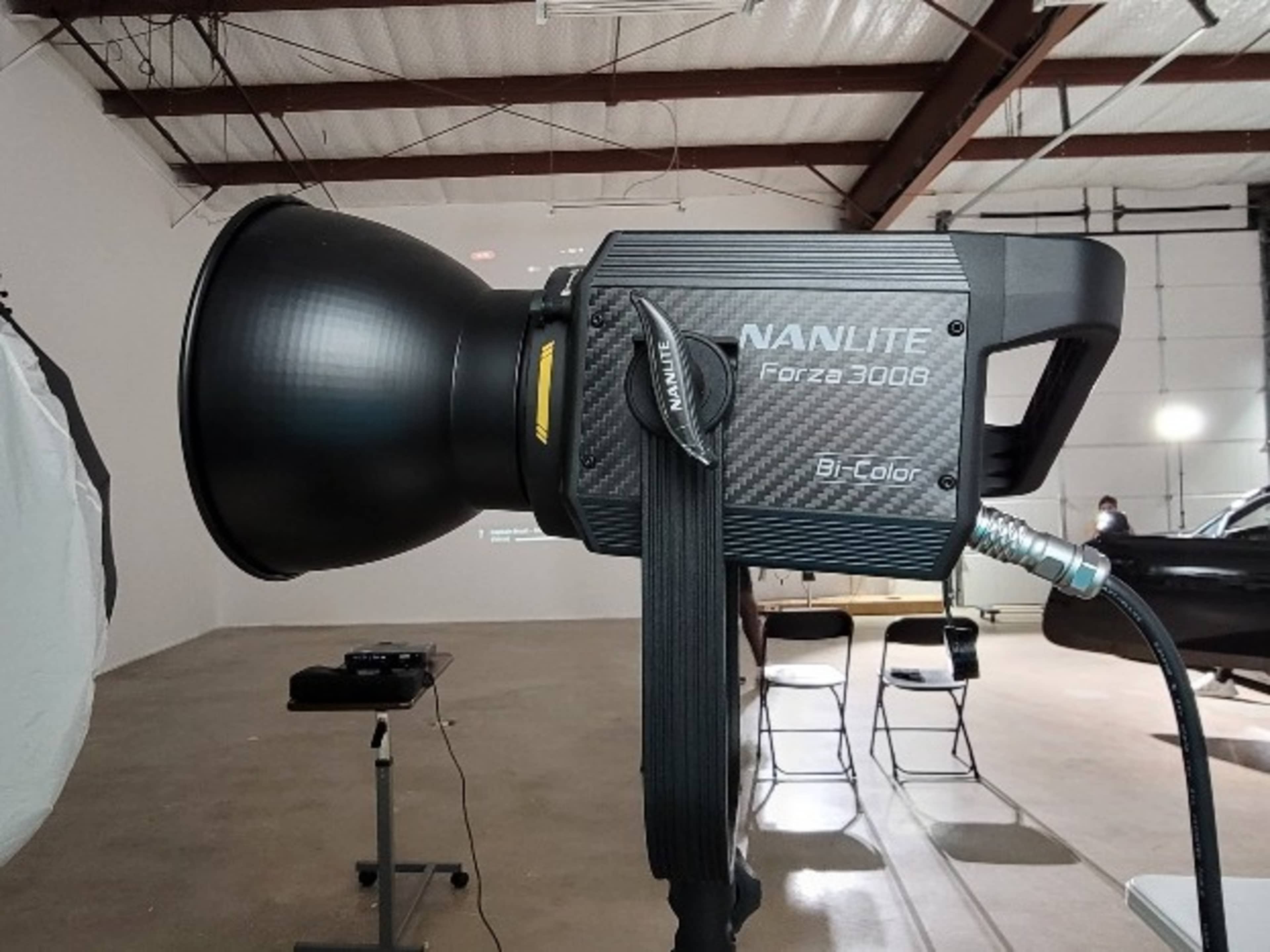 (1) Nanlite Forza 300B Bi-Color LED Monolights