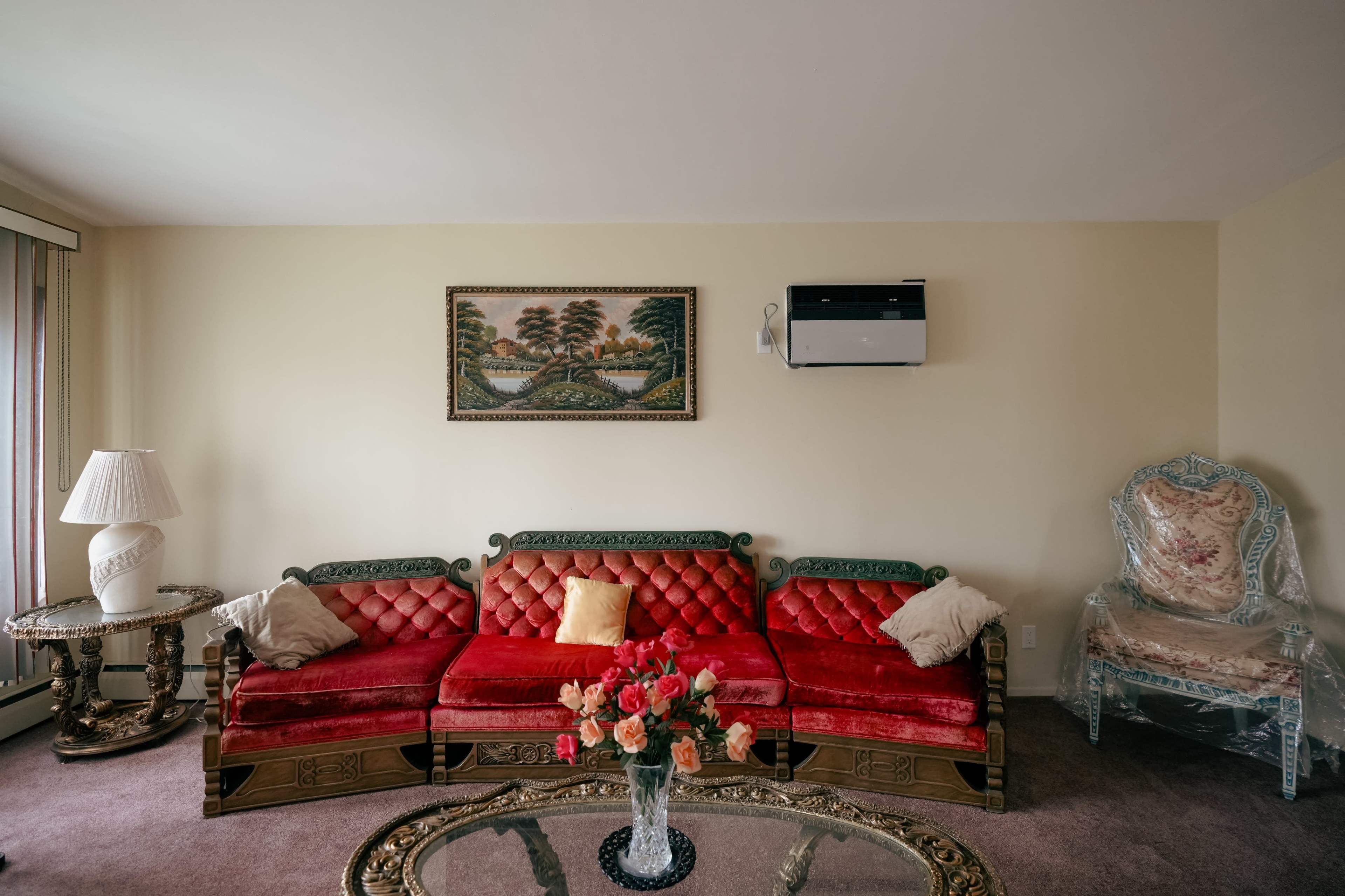 Pastel Retro Furnished Home w/ Vintage Bathroom & Carpeted Living Spaces Image in Far Rockaway, Queens, NY