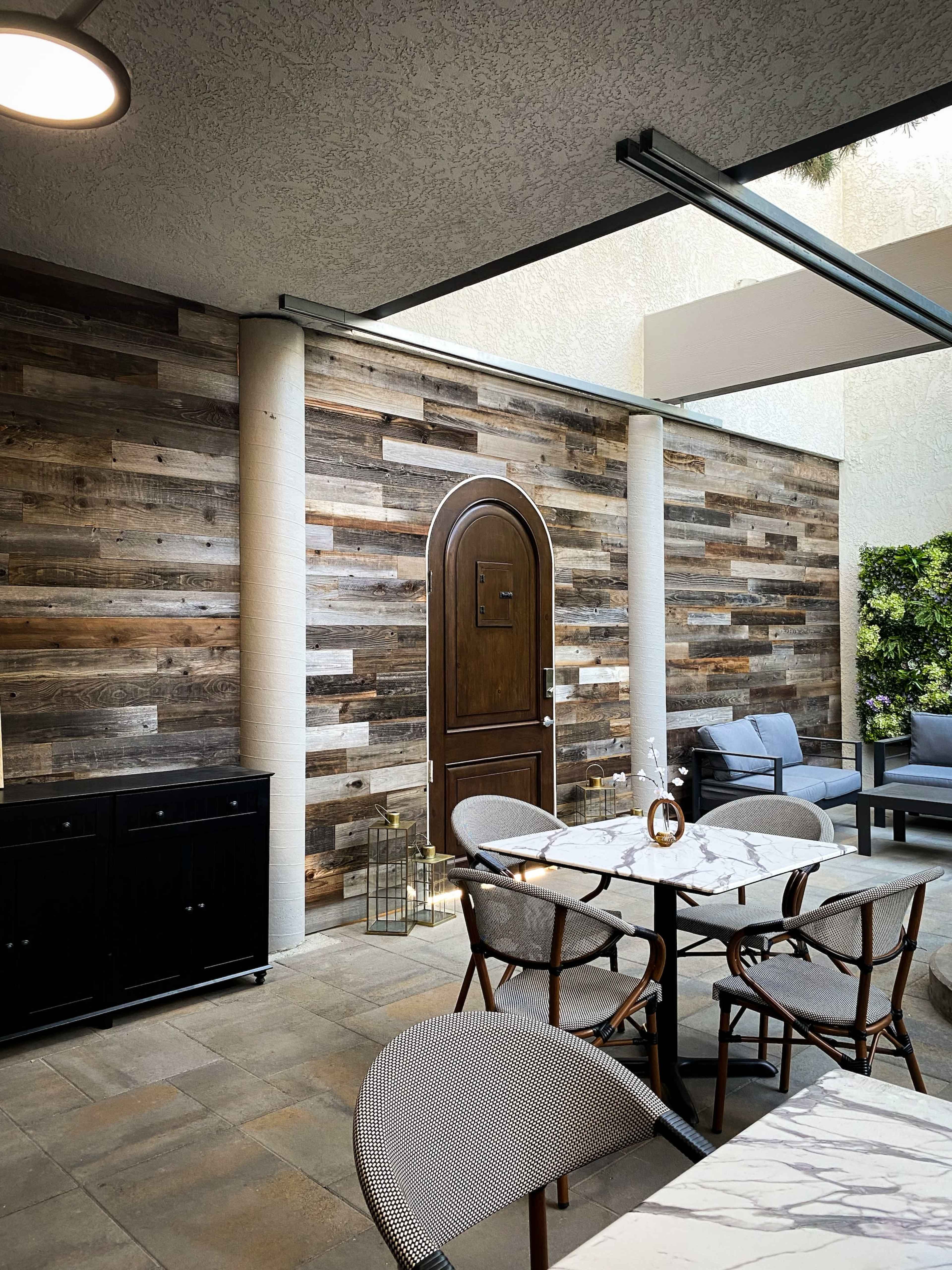 Elegant Lounge with Private Courtyard Image in Fullerton, Fullerton, CA