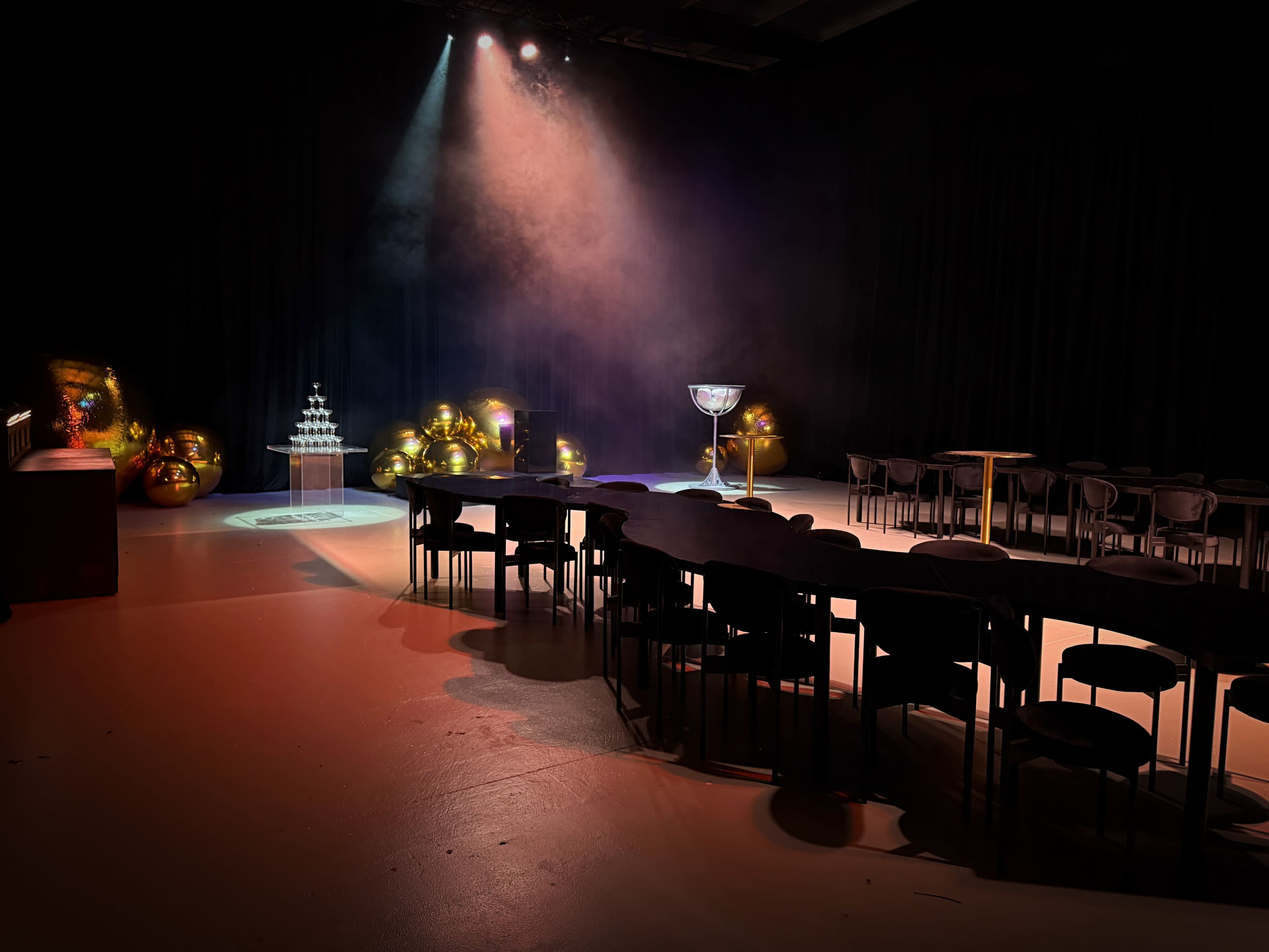 Large black space Image in Prestons, Prestons, NSW