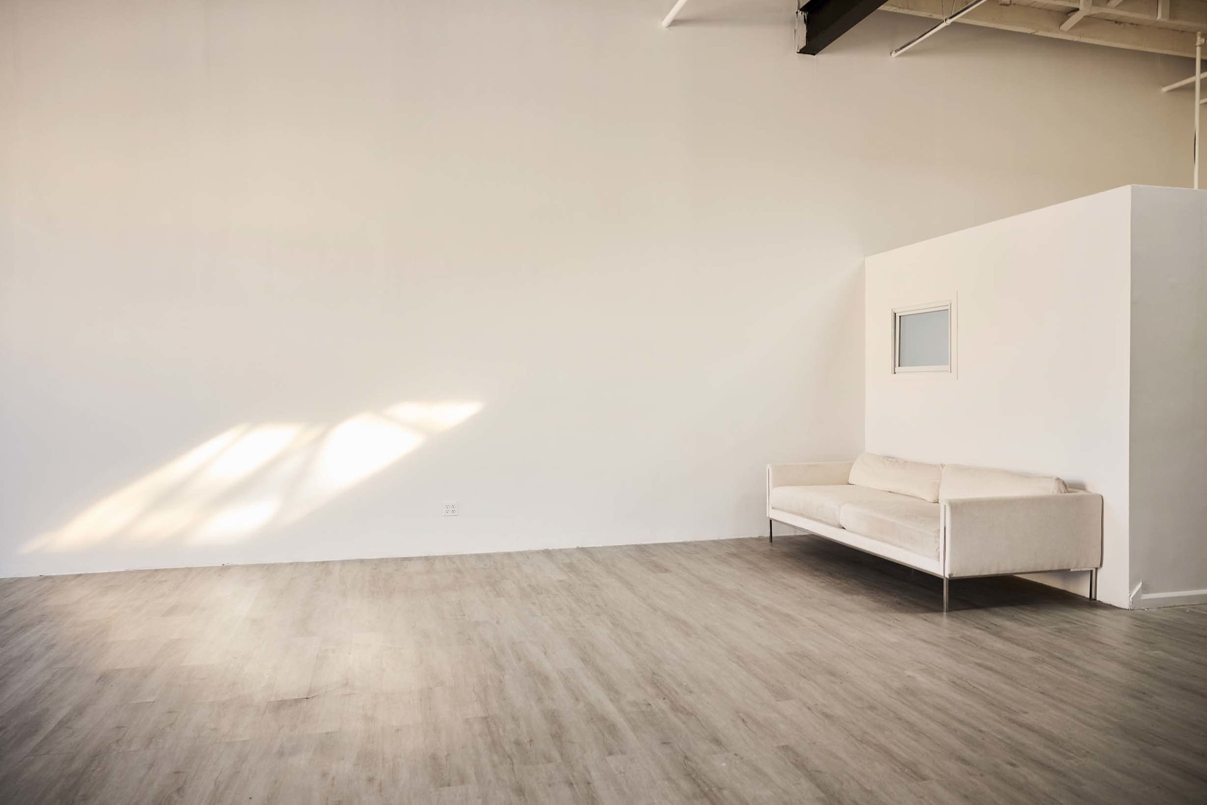 Spacious Daylight Photo Studio Image in East Williamsburg, Brooklyn, NY