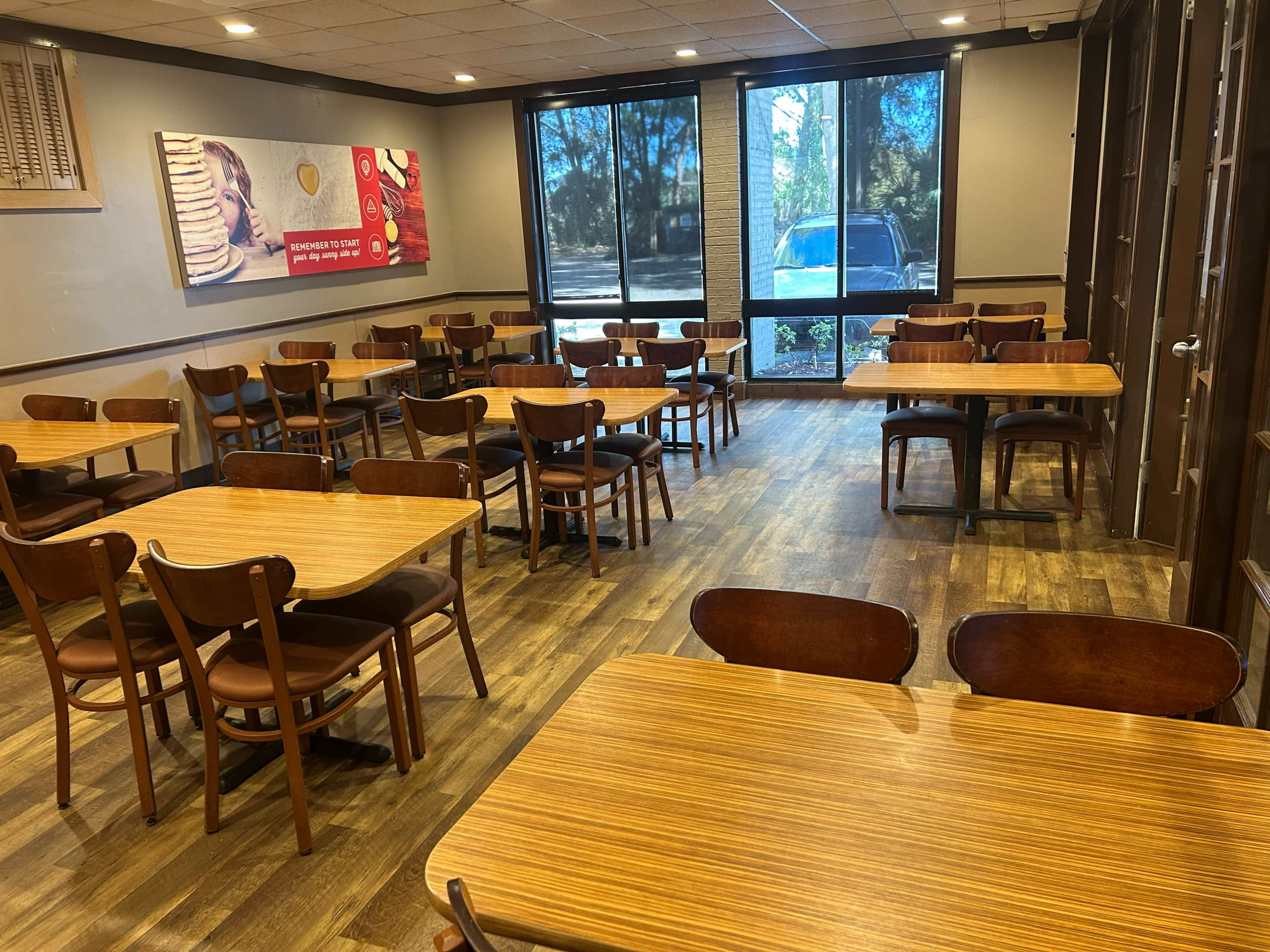 Private Meeting Room / Eventspace Image in Pinnacle Plaza, DeBary, FL