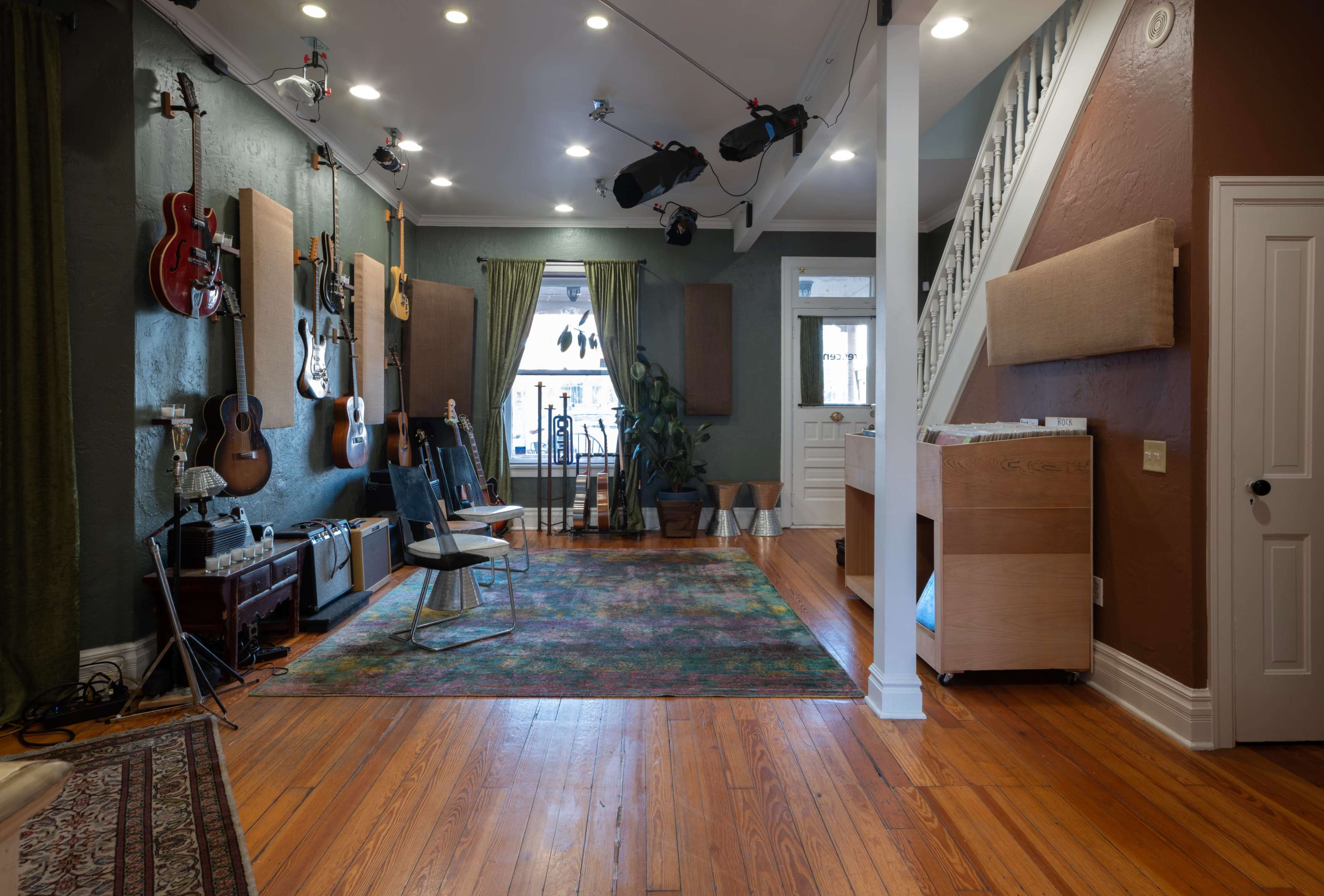 Your ideal, warm and inviting event space in the heart of downtown at 1928 Pearl St. Image in Central Boulder, Boulder, CO