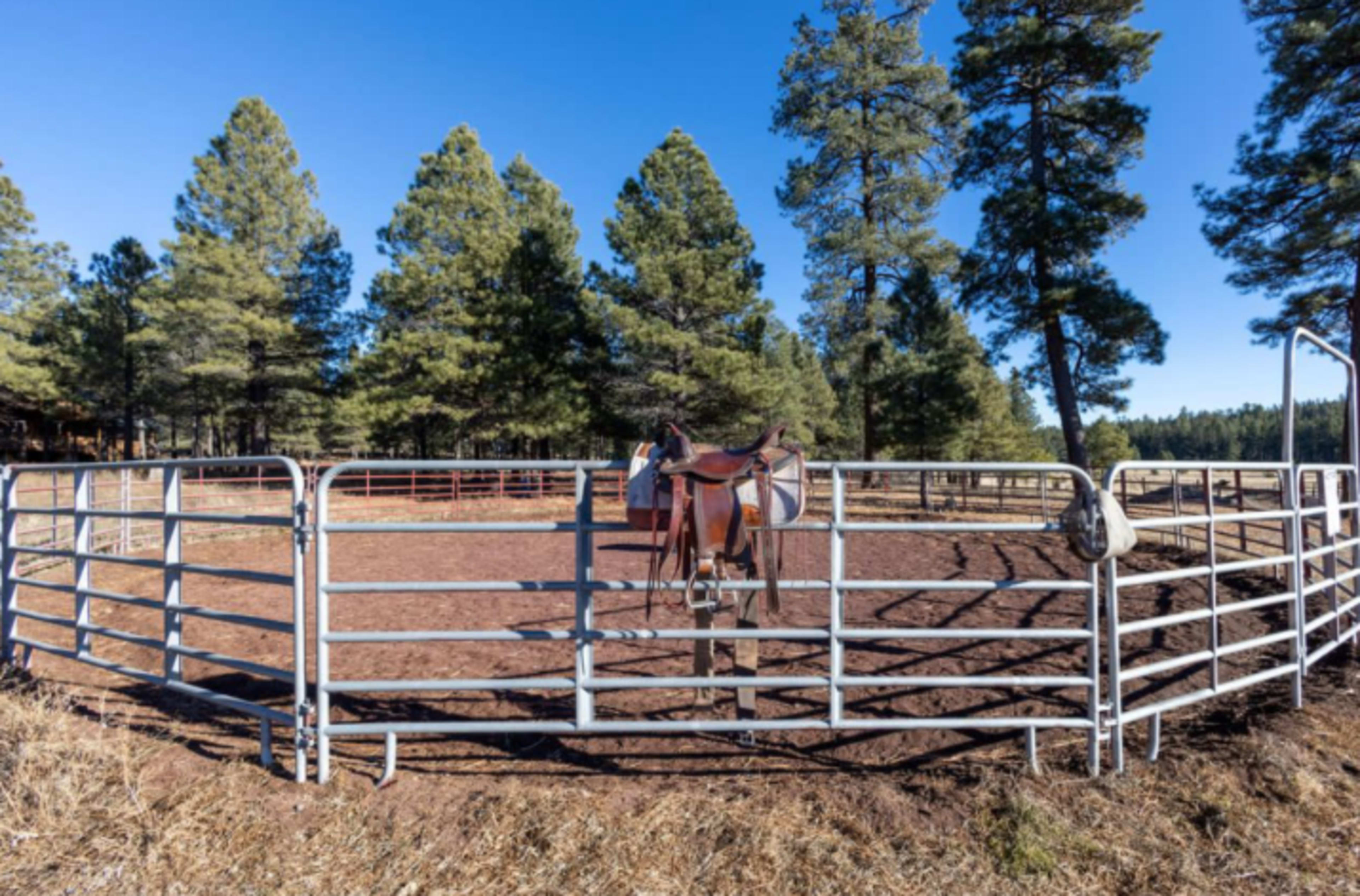 Stylish Ranch for Retreats, Shoots & Small Events Image in , Munds Park, AZ