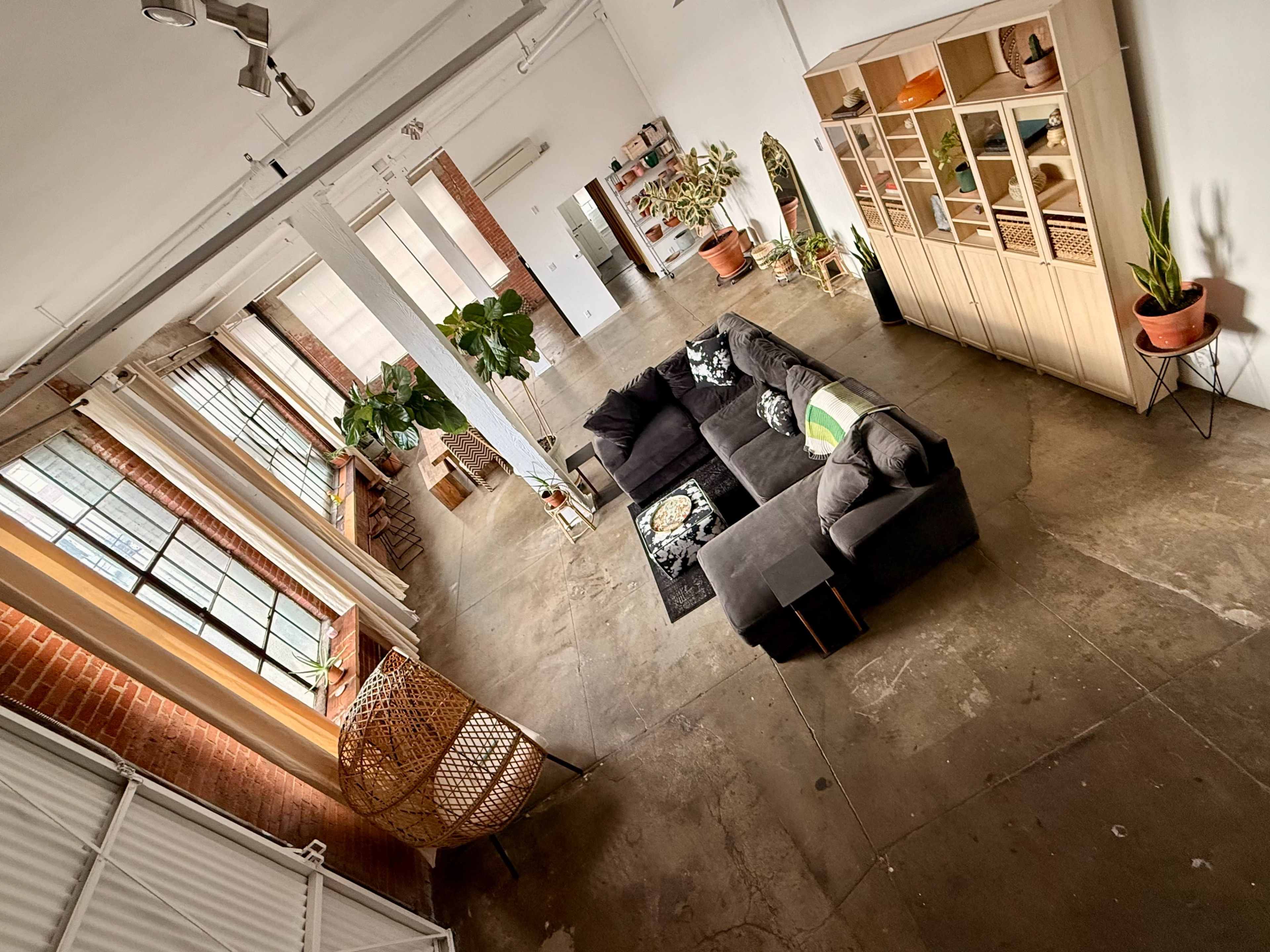 Arts/Warehouse District Loft Oasis Image in Central LA, Los Angeles, CA