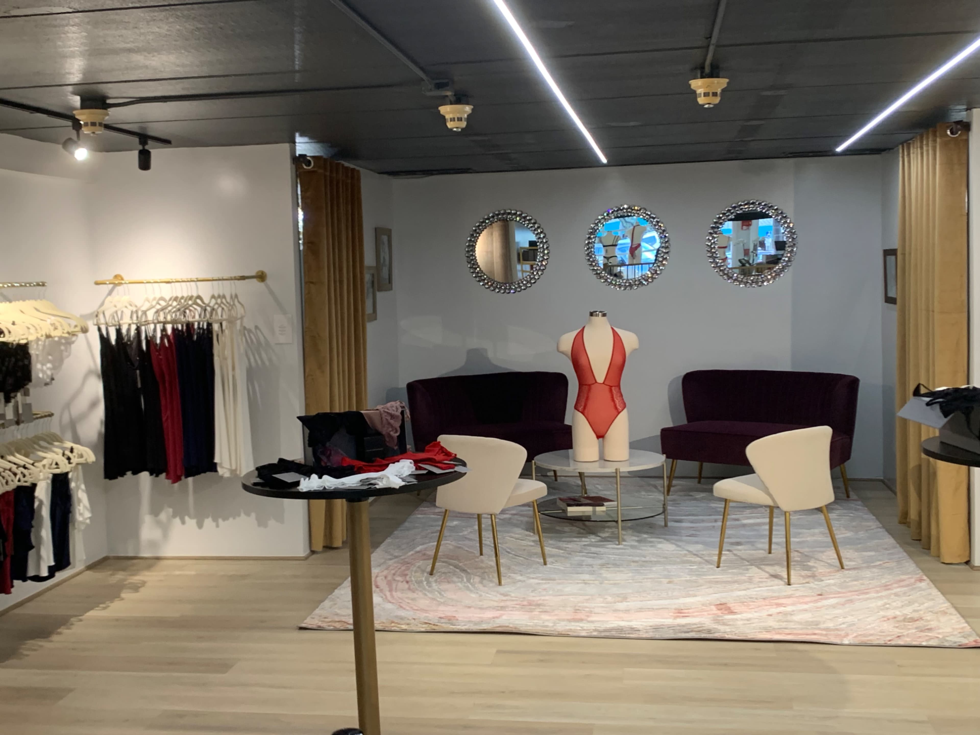 Pop up shop space available inside existing boutique! Image in East Fort Lauderdale, Fort Lauderdale, FL
