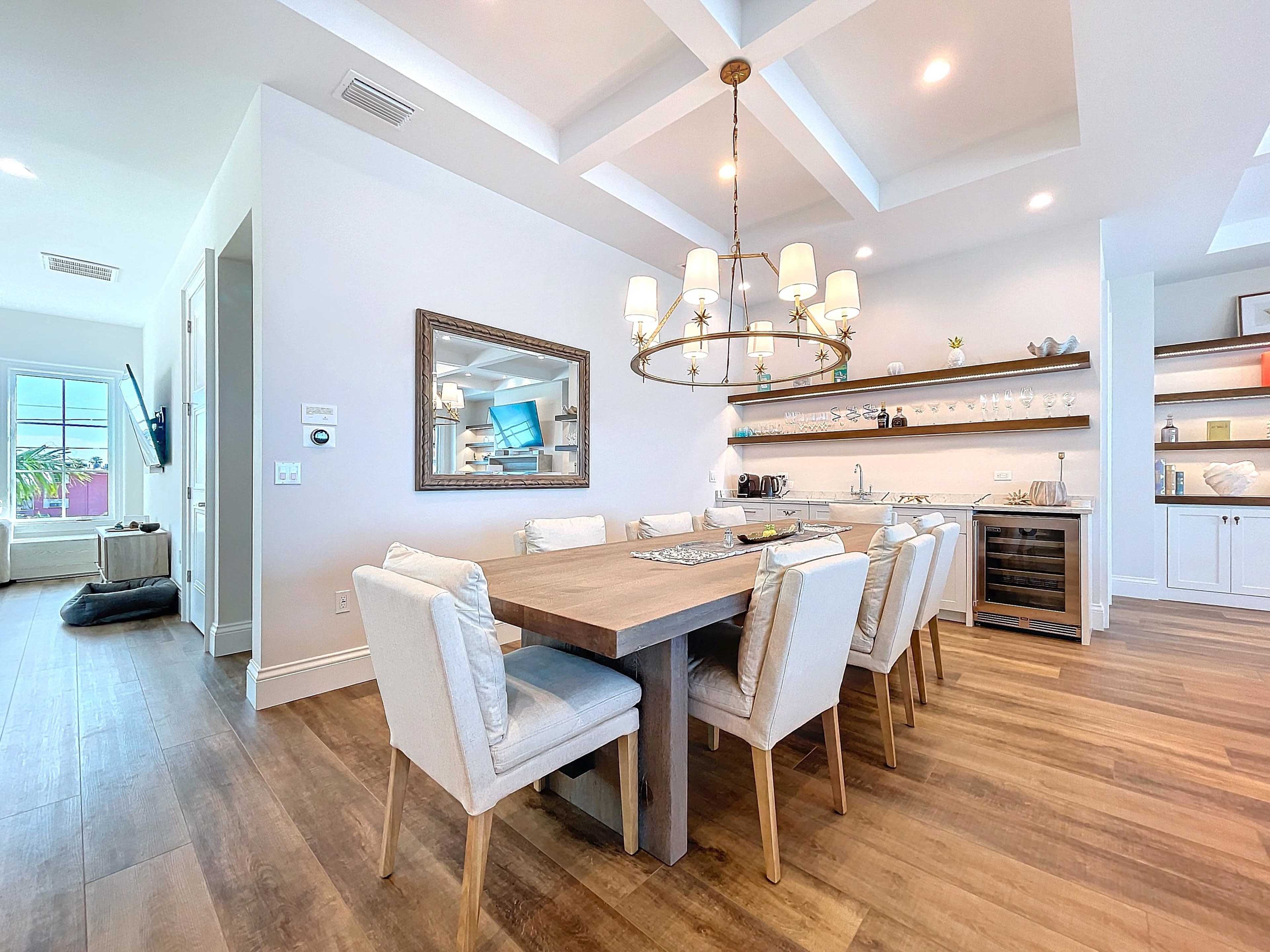 Work & Relax in Style – Treasure Island Luxury Beachfront Retreat Image in Sunset Beach, Treasure Island, FL