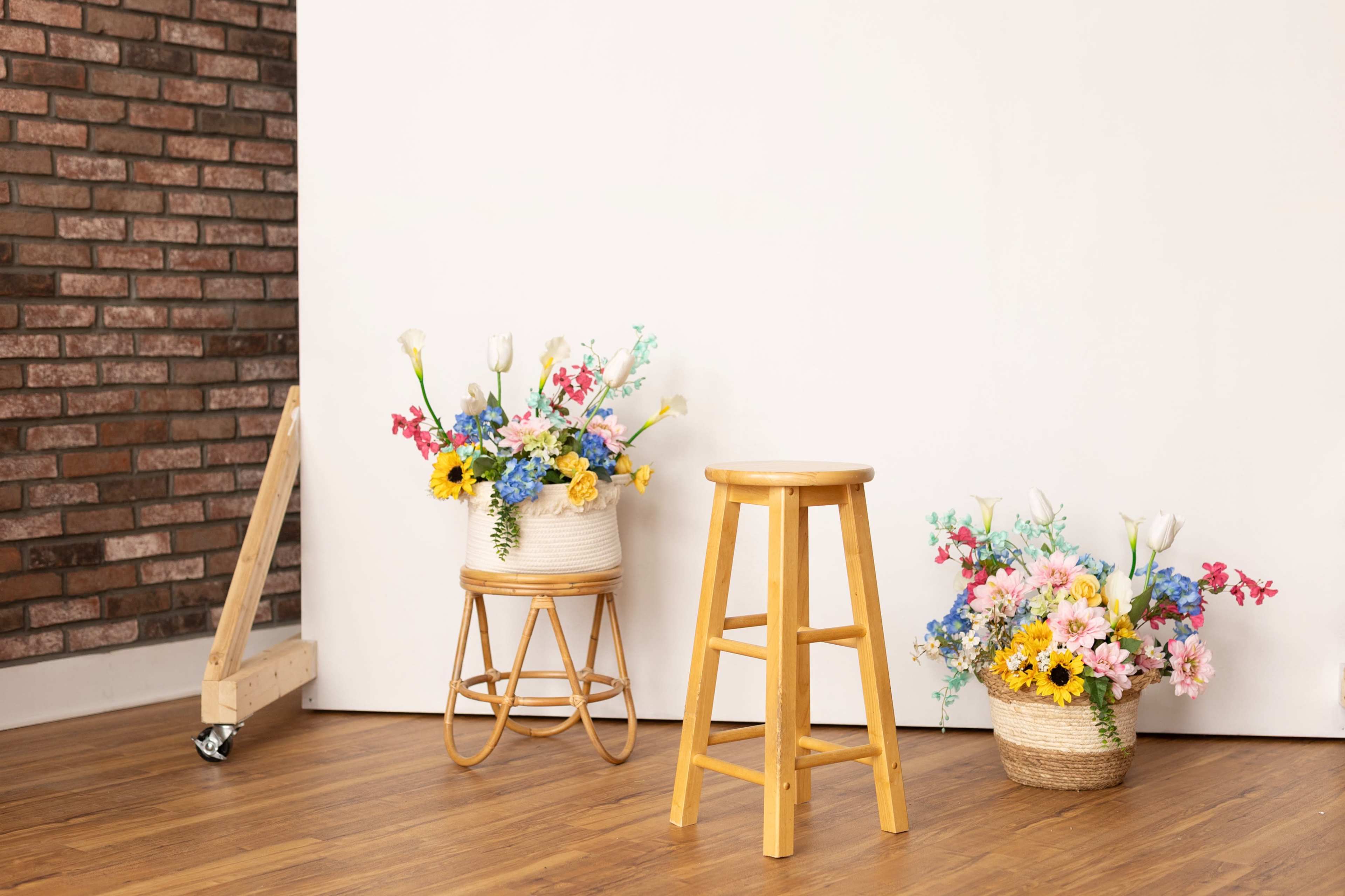 Bright and Stylish Natural Light Photography Studio in Historic Downtown Watertown Image in Watertown, Watertown, WI