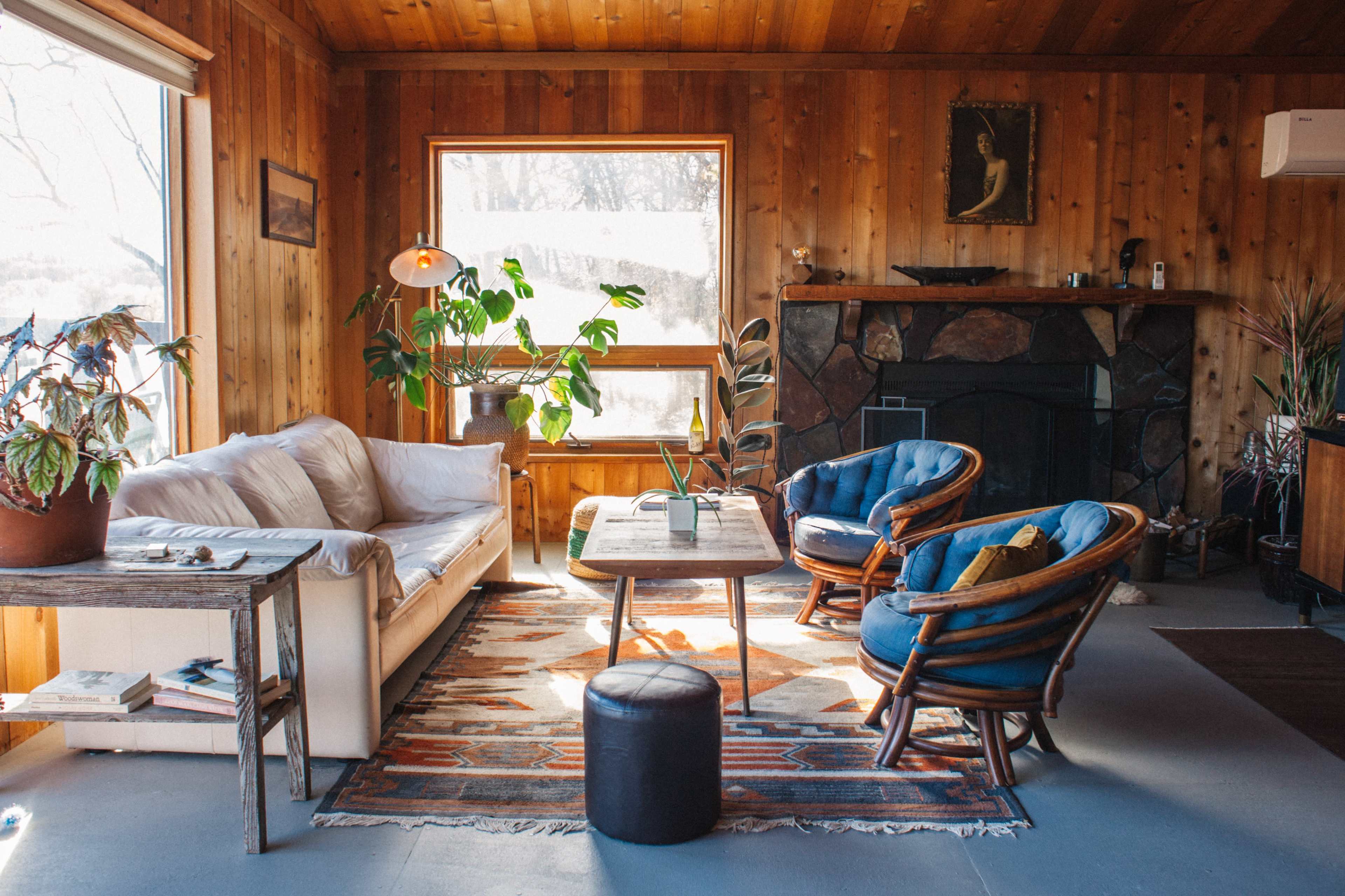 The Moon Lodge - Cabin on Crystal Lakes Image in Fishing River Township, Crystal Lakes, MO