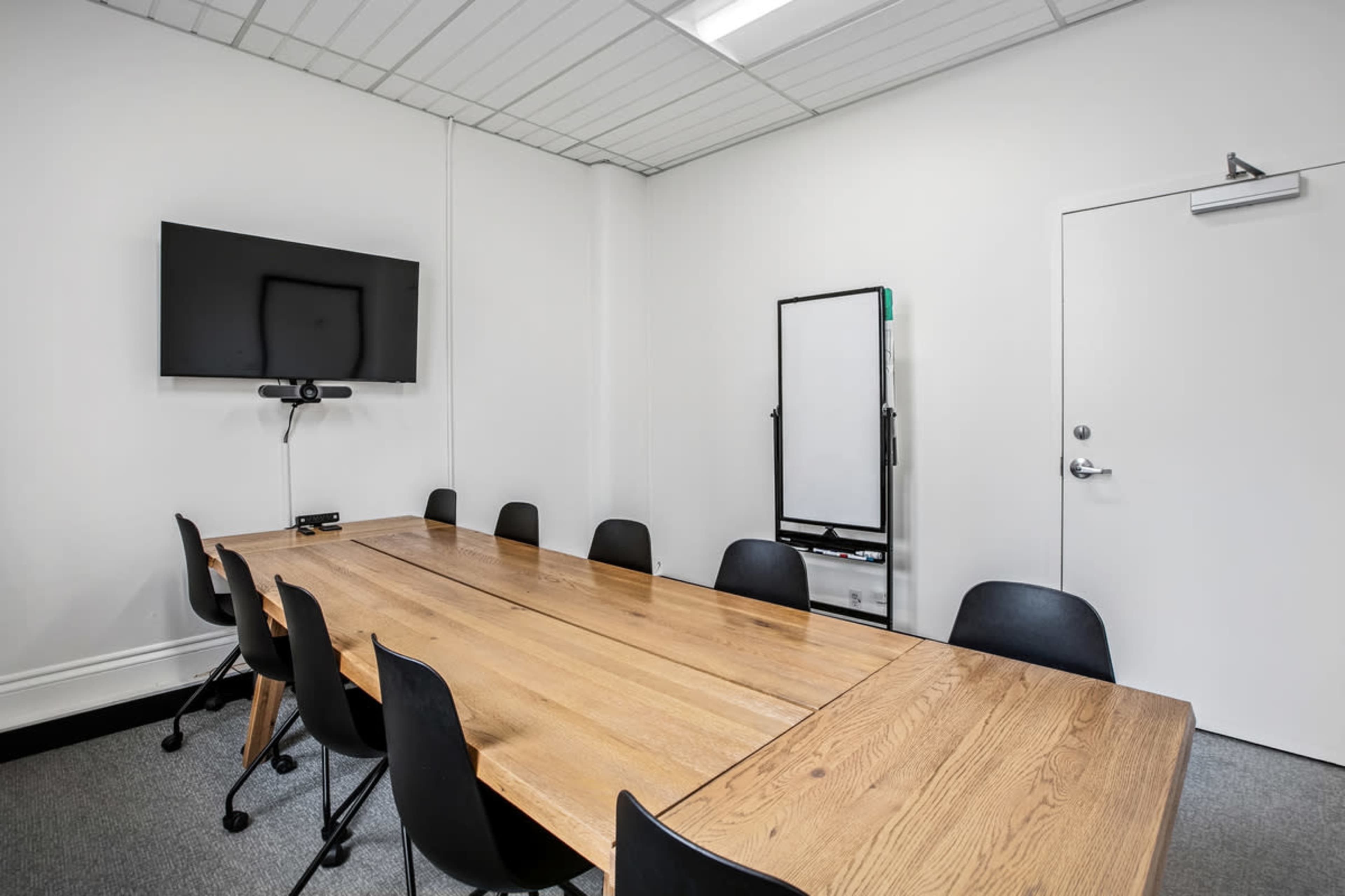 Beatiful Meeting Room with Natural Light Image in Union Square, San Francisco, CA