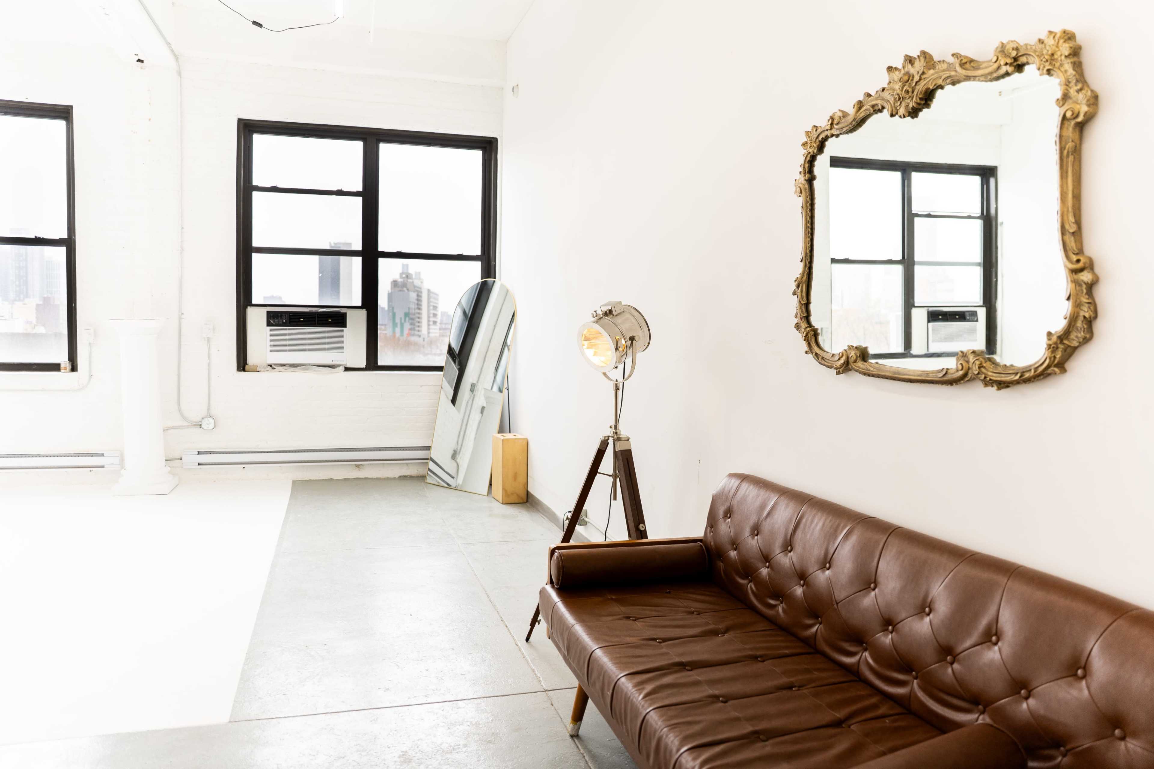 Natural Light Photo Studio with CYC Wall & Skyline View Image in Astoria, QUEENS, NY