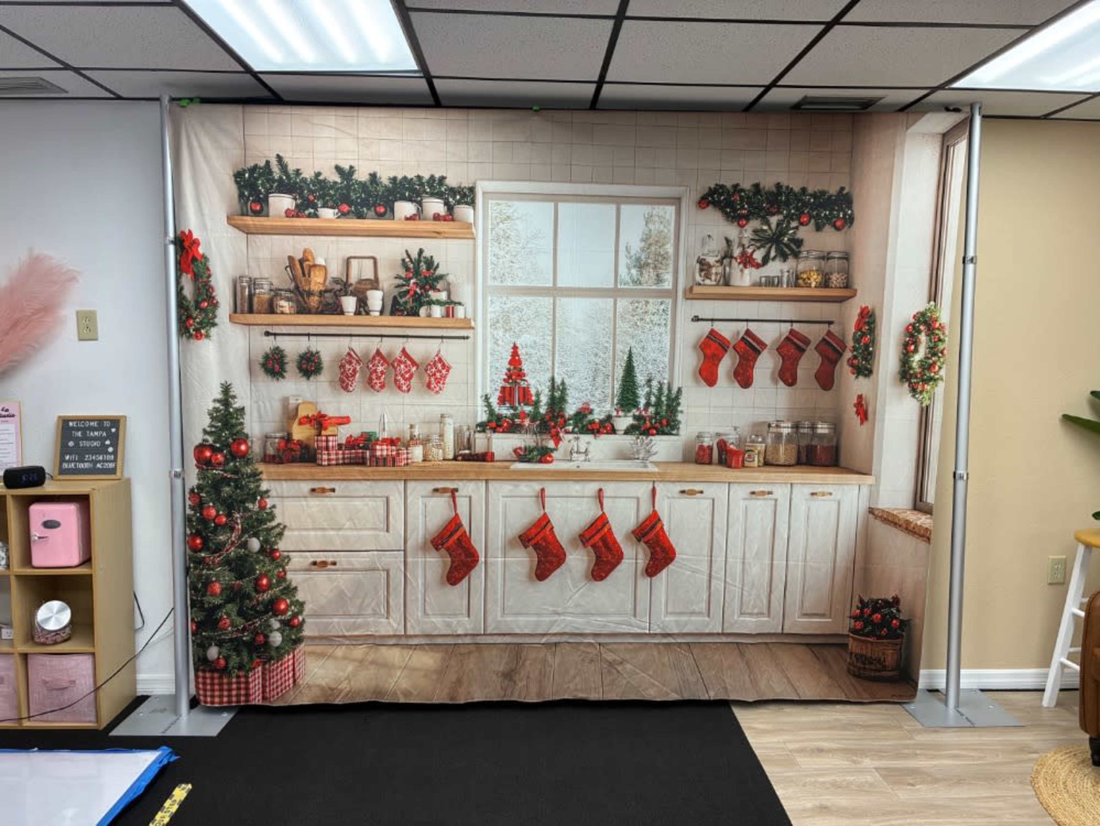 8x10 Cozy Christmas Kitchen Backdrop