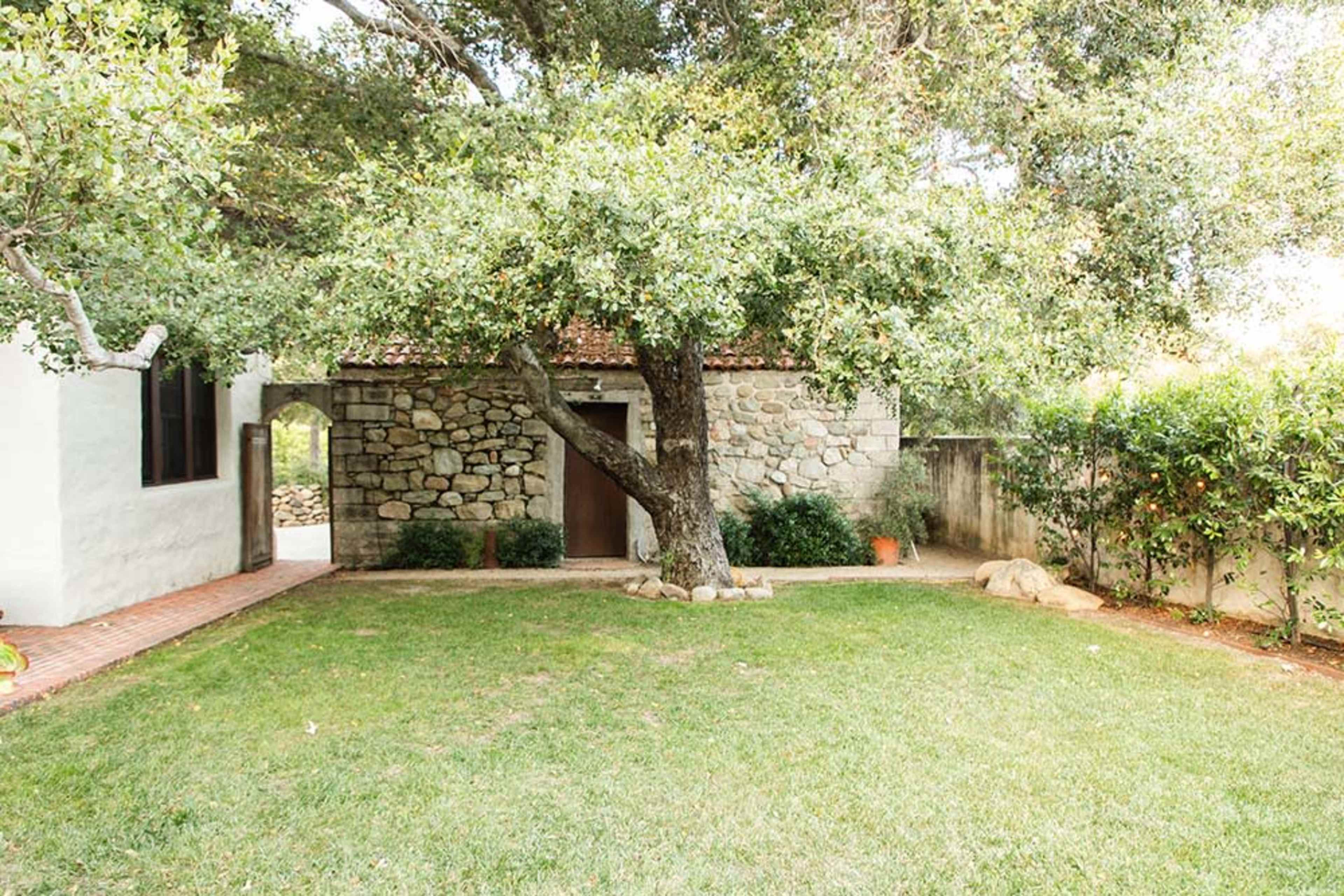 Ventura Villa Pietra: California Spanish Home Under a Canopy of Oaks Image in Santa Paula, Santa Paula, CA