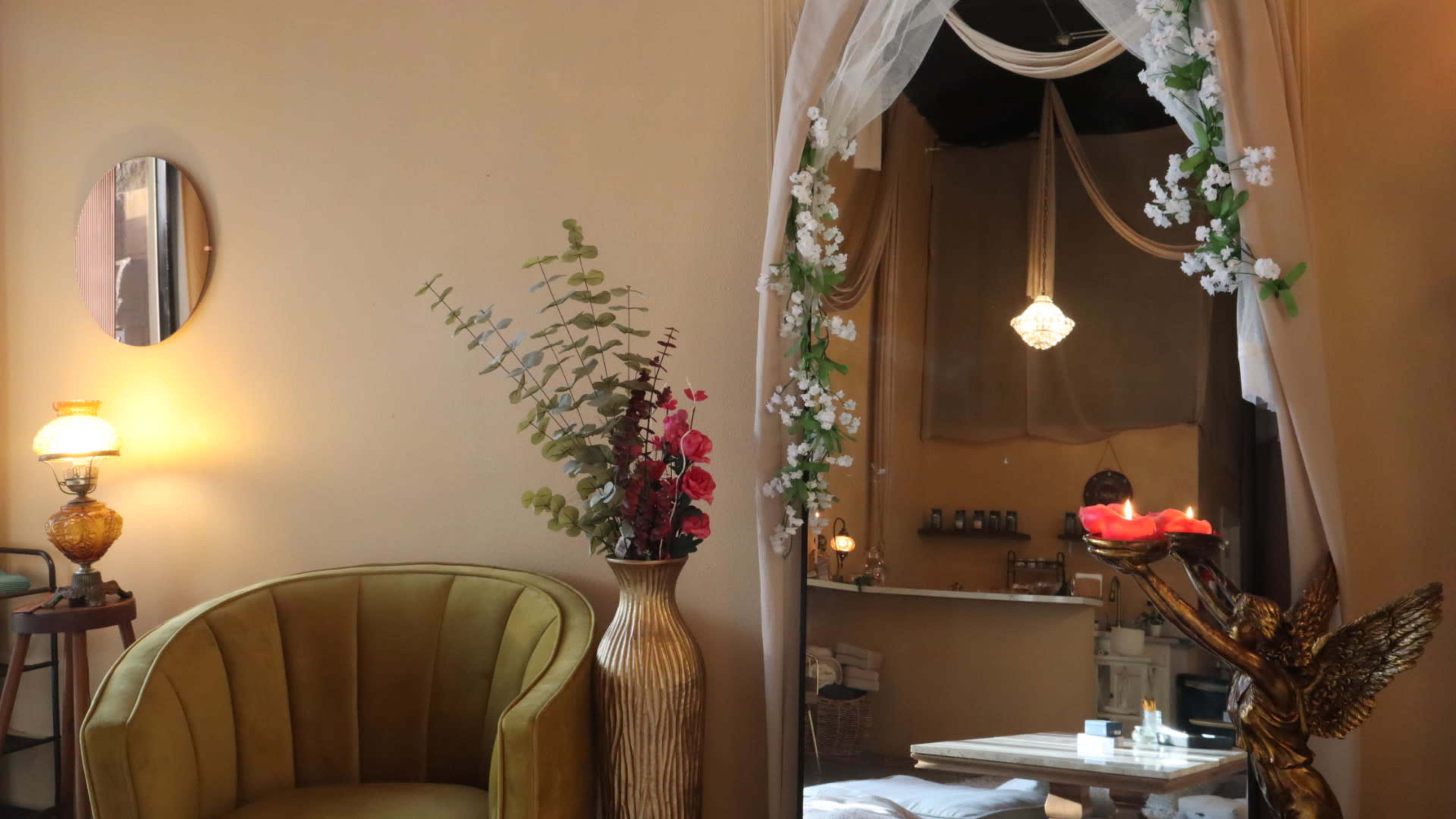 Dreamy Romantic -Inspired Event Space Image in Westside, Long Beach, CA