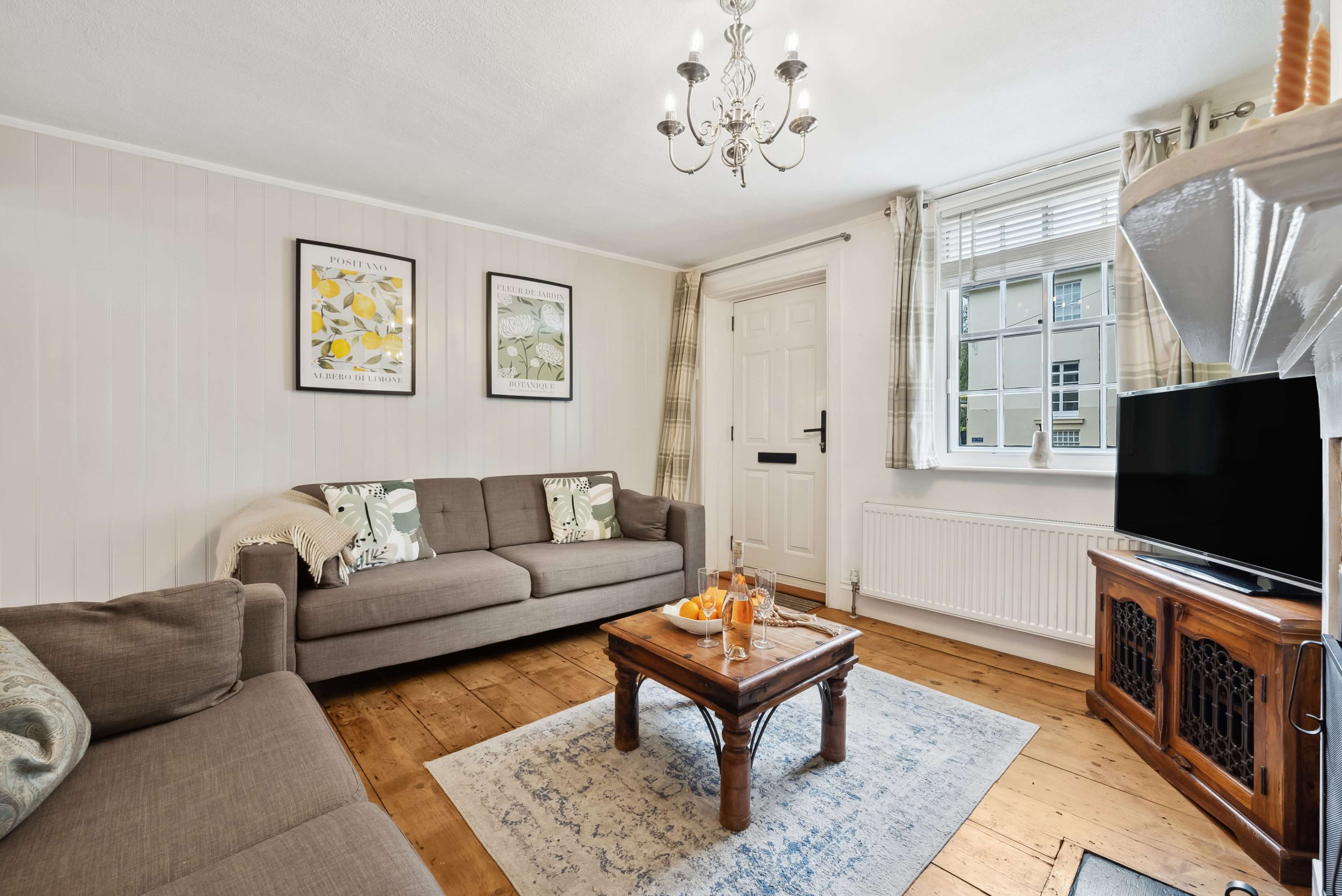 2-BR Cosy Home w/ Garden - Westgate Cottage Image in Winchester, Winchester, ENG