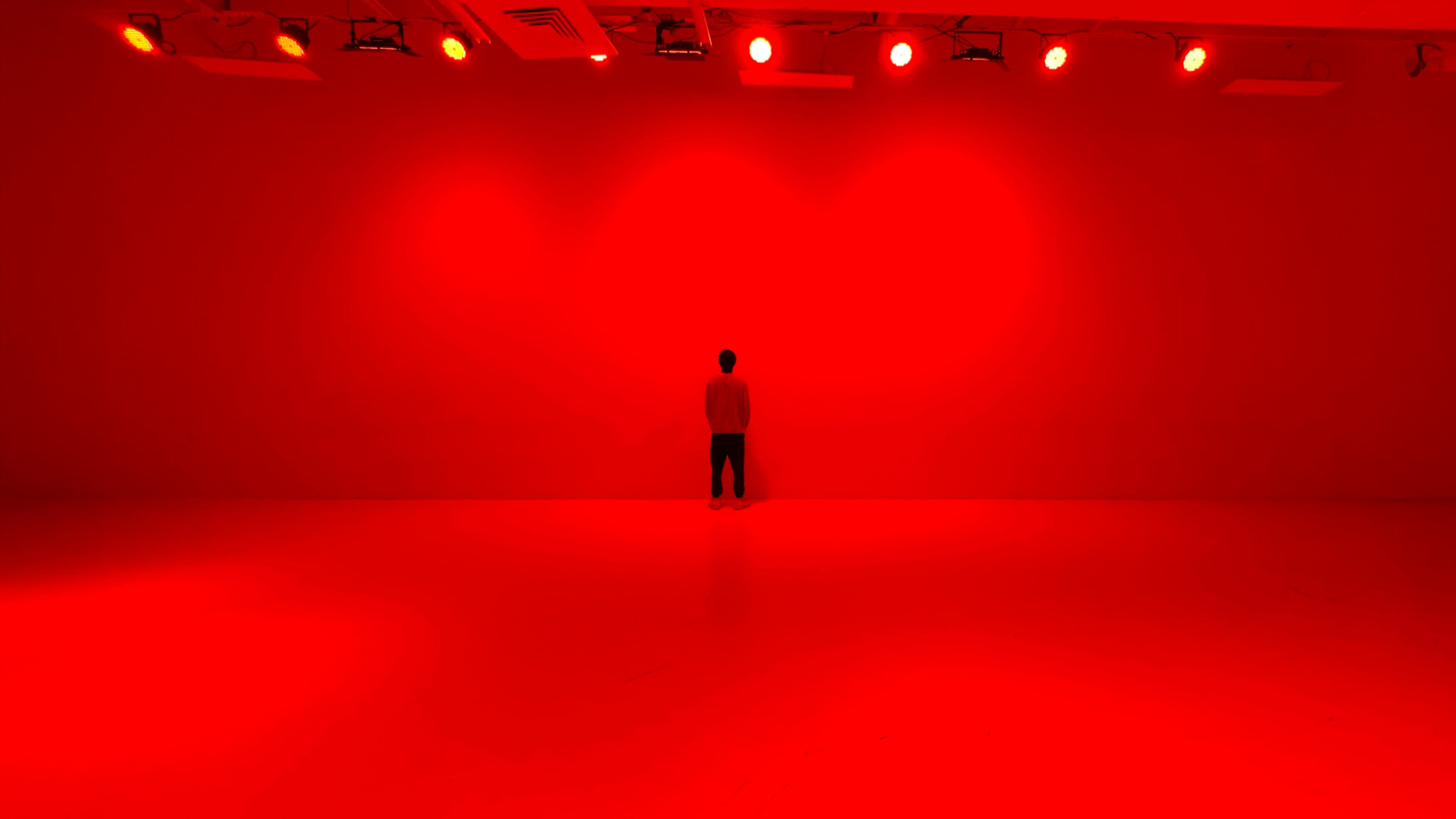 Bright Open Studio in Markham — Mirrors, Adjustable Top Lighting, Large Space Image in Markham, toronto, ON