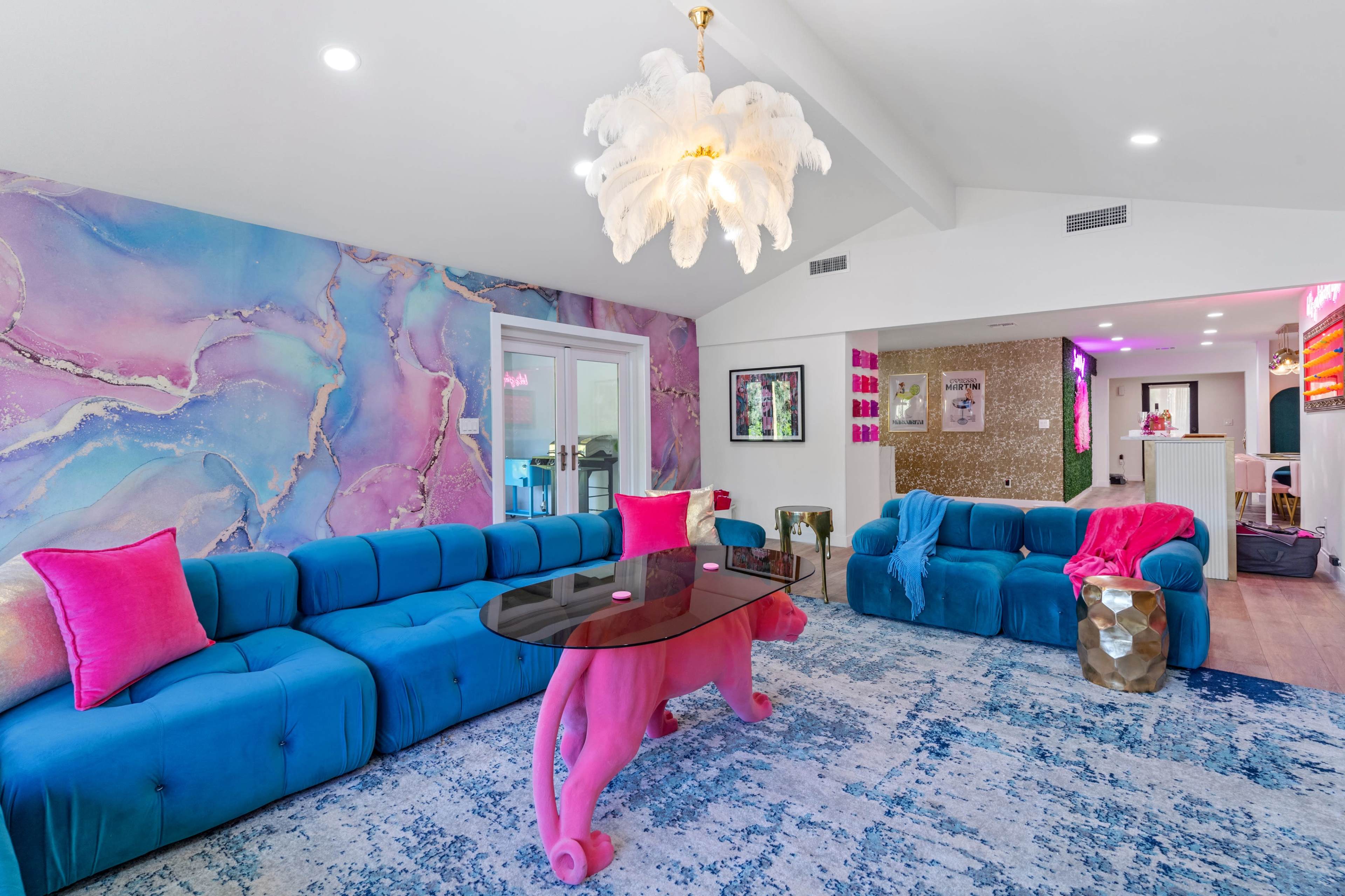 Trendy Girly House with Pool & Spa Image in Fairway Park, scottsdale, AZ