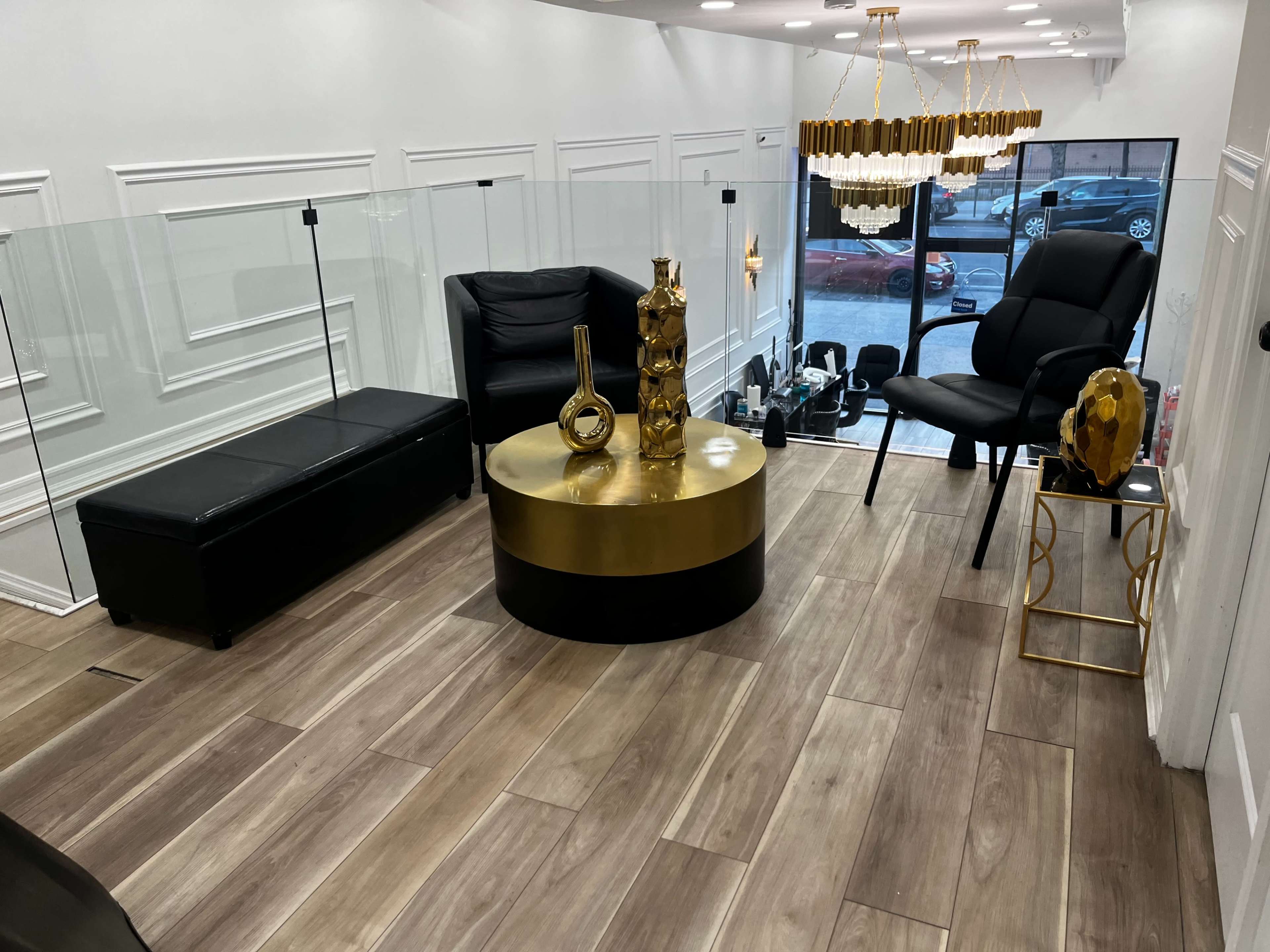 Meeting Space Loft in Peaceful, Elegant Salon Image in East Bronx, Bronx, NY