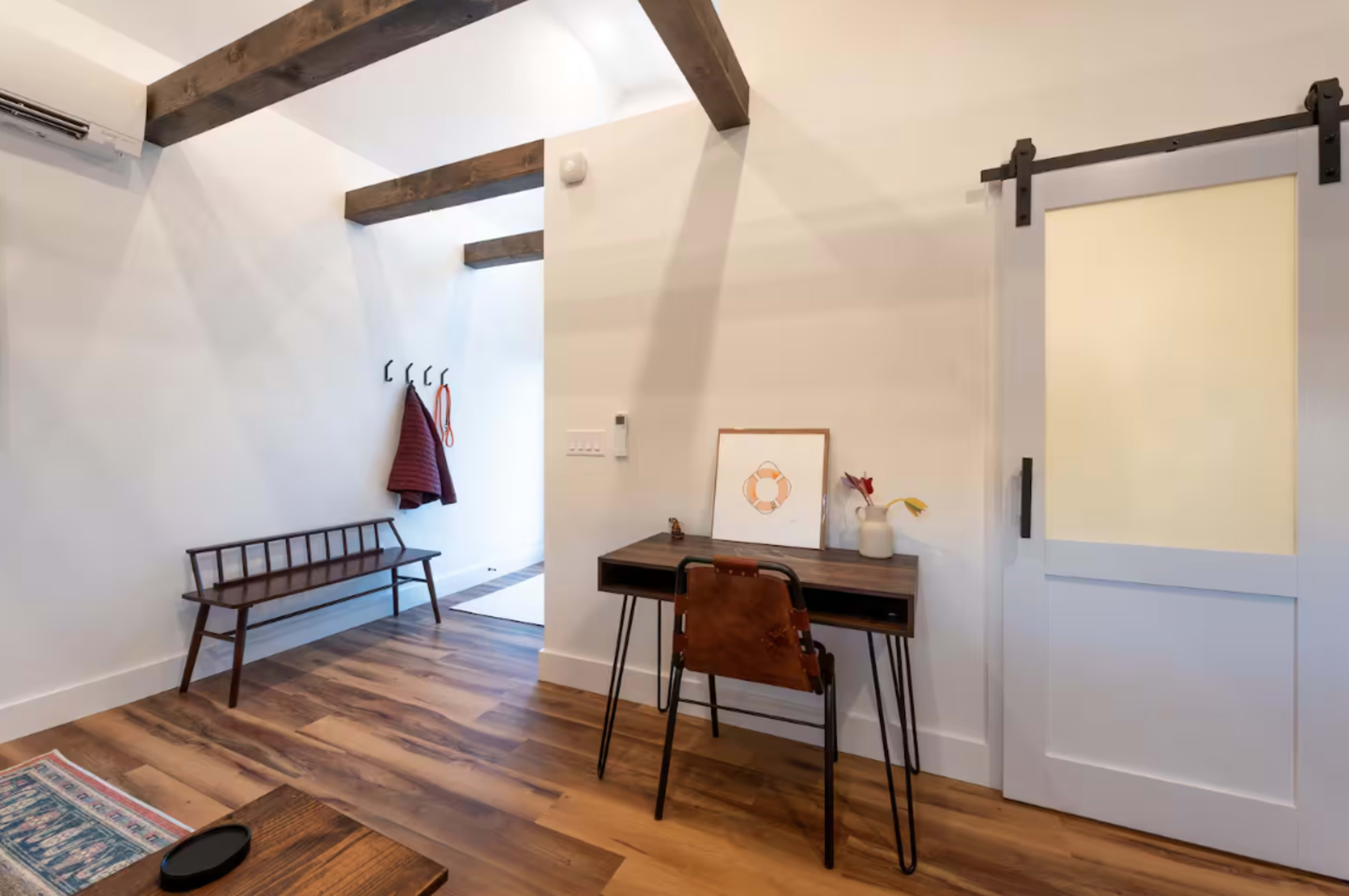 Modern and Charming Small Guesthouse Image in York Harbor, York, ME