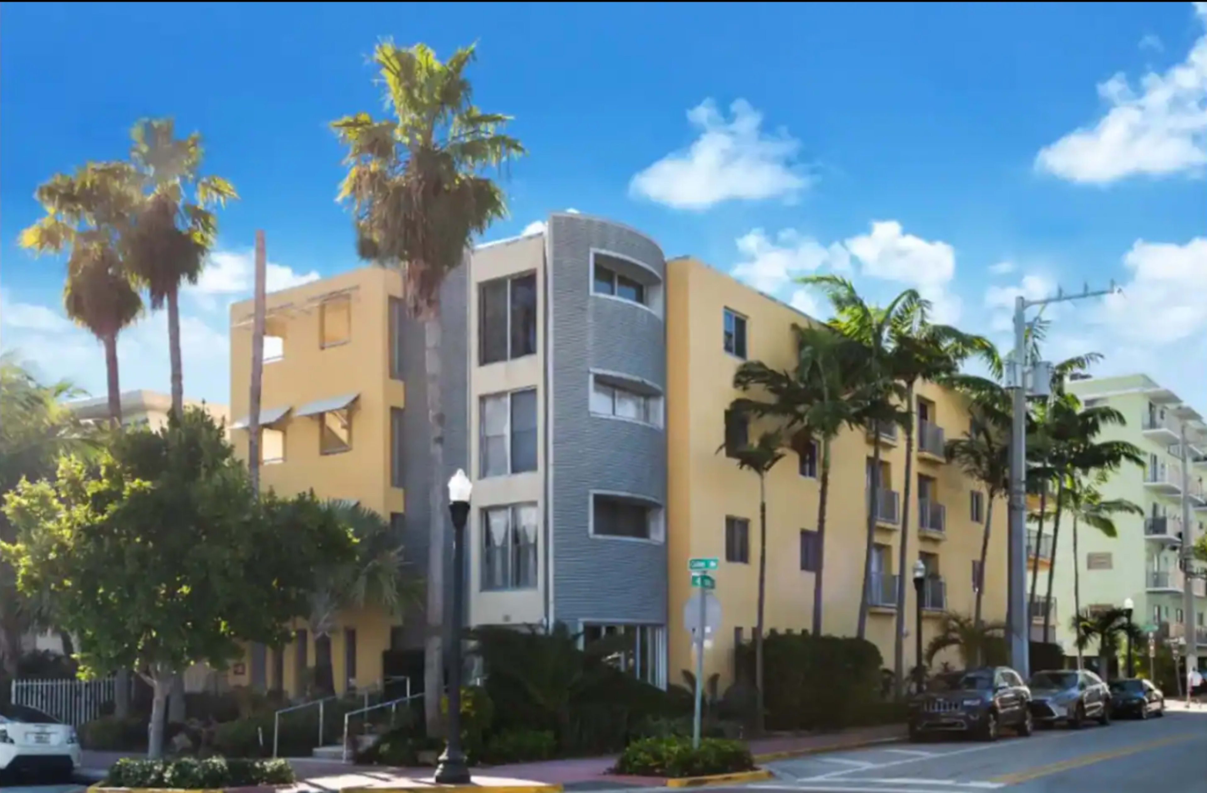 Serene Miami Beach 2BD - 1 Block from the Beach Image in South Beach, Miami Beach, FL