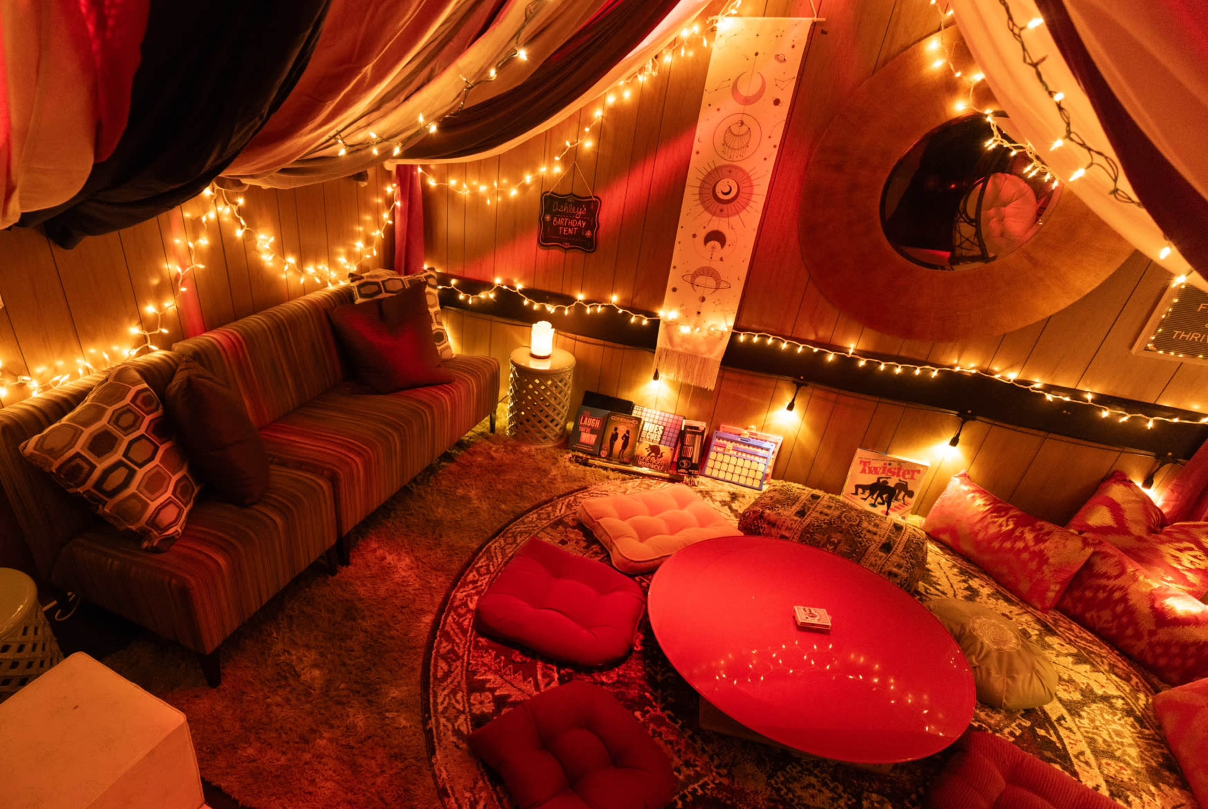 Cozy Corner Tent Image in East Paris, Grand rapids, MI