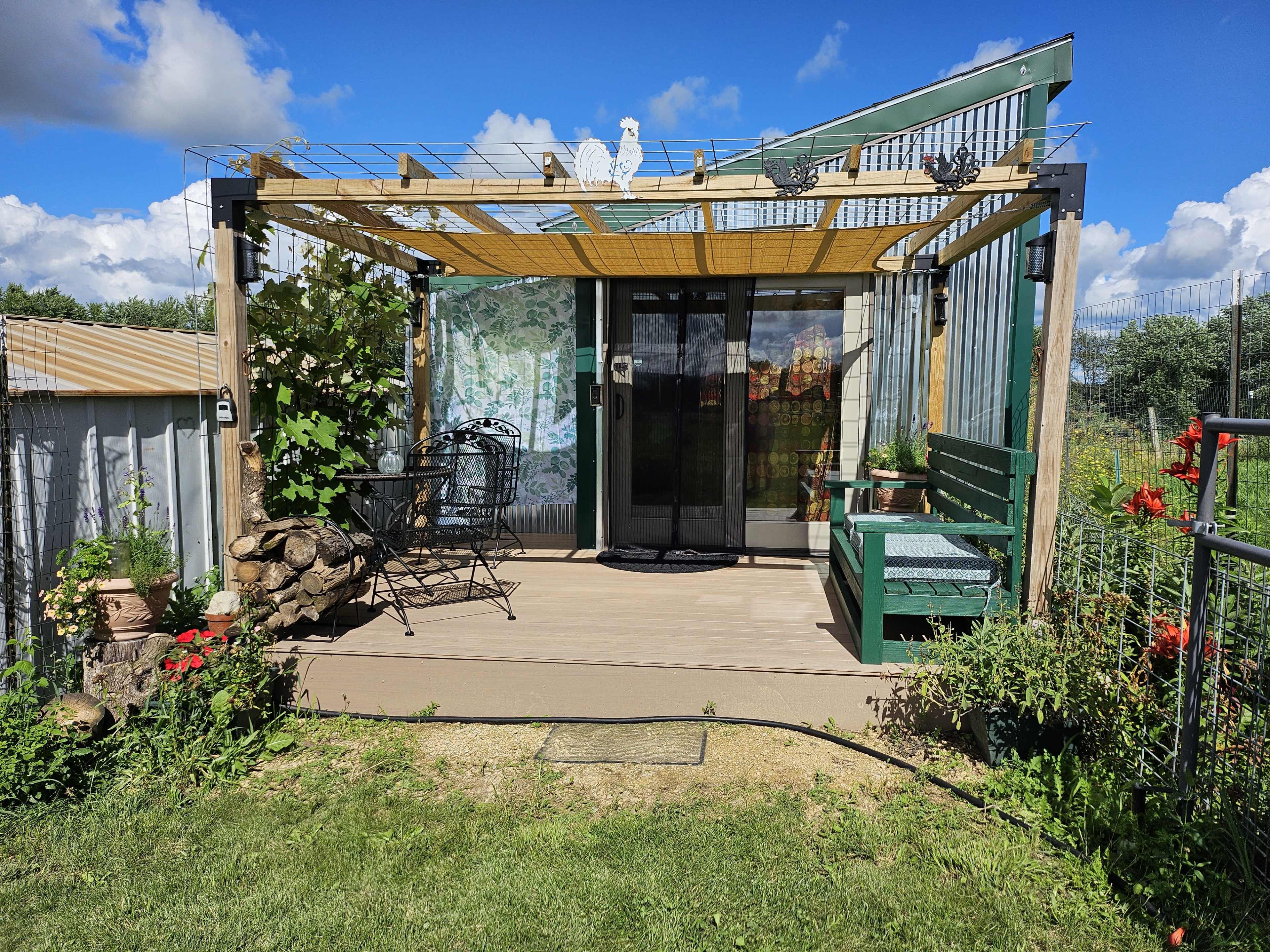 Gallus Palace - a tiny house surrounded by a rural homestead with east access to the big city Image in Oregon, OREGON, WI