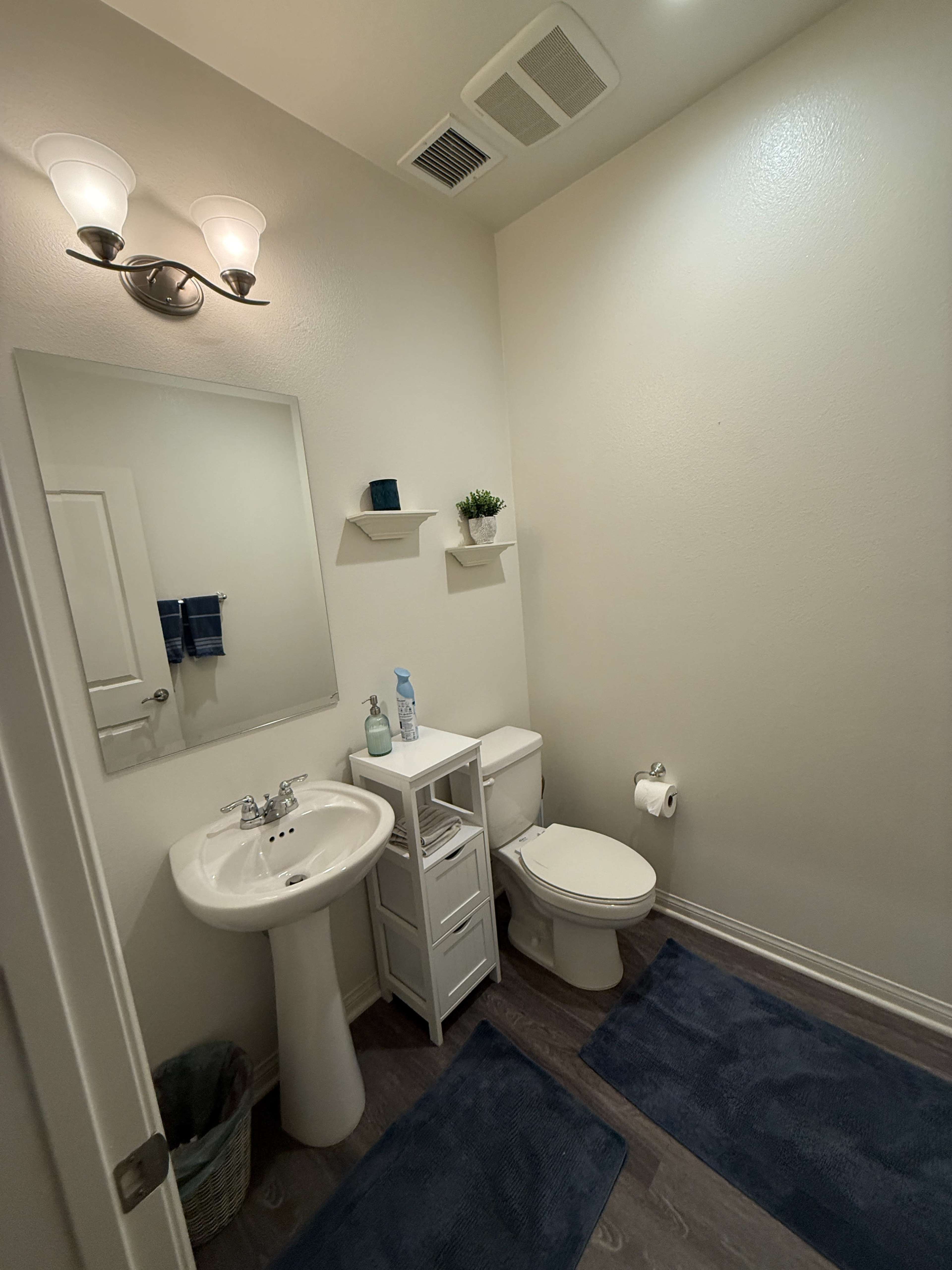 Charming Home for Rent–Photography/Meetings/etc. Image in Lake Elsinore, Lake Elsinore, CA