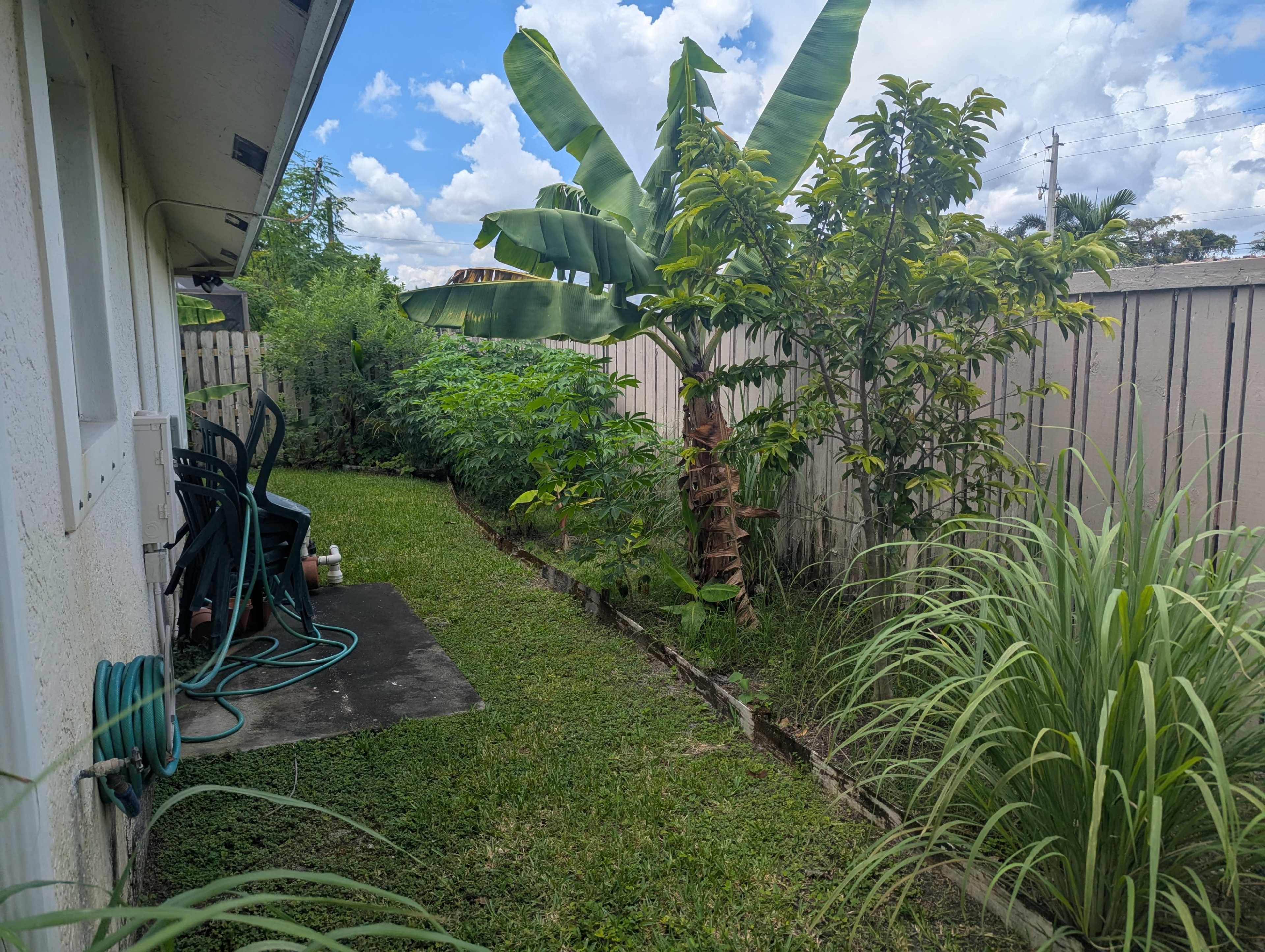 Spacious Suburban Home in Wellington with Tropical Backyard Image in Wellington, Wellington, FL