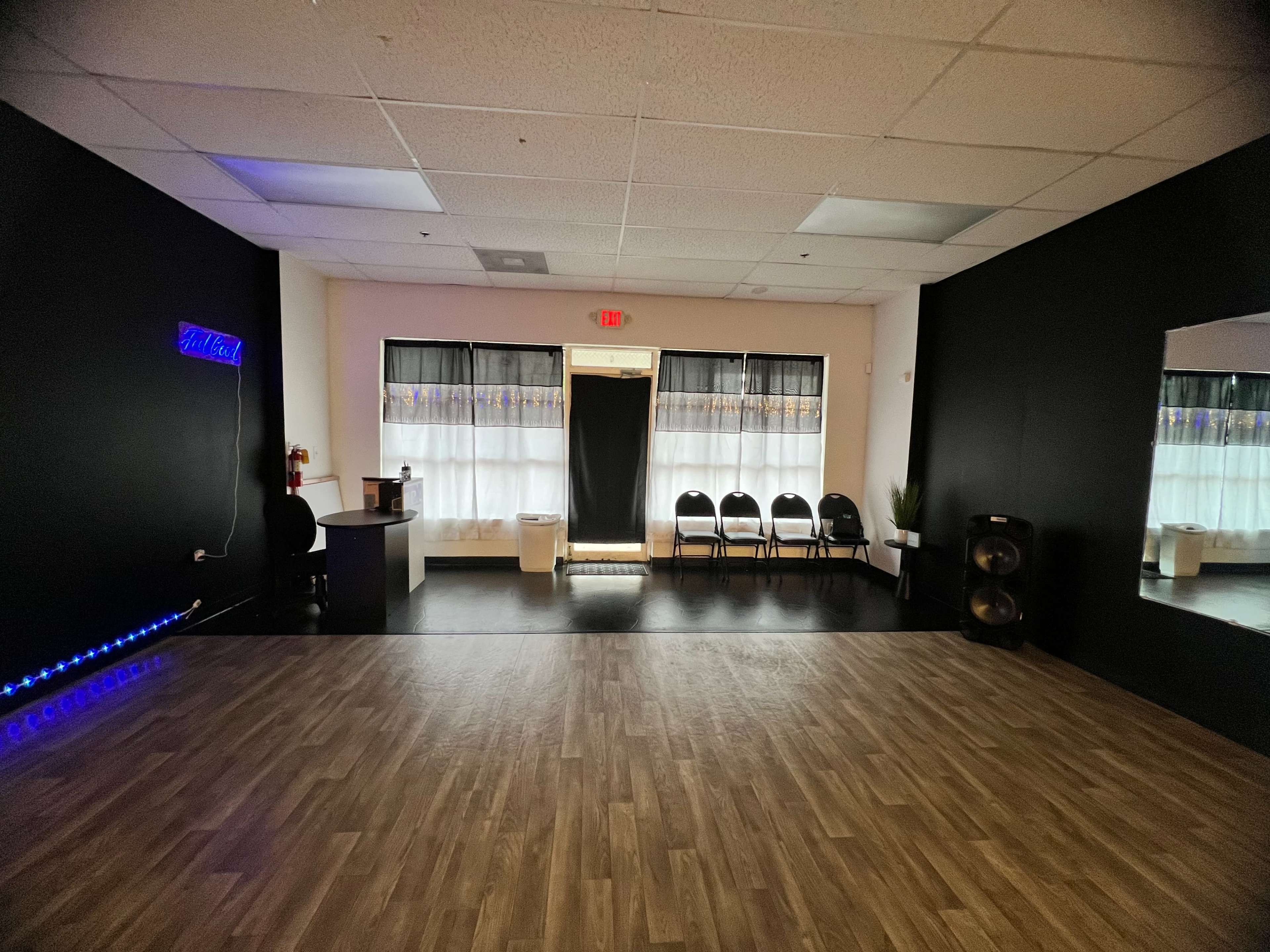 Premier Studio Flex Space with Mirrors Image in , Jonesboro, GA