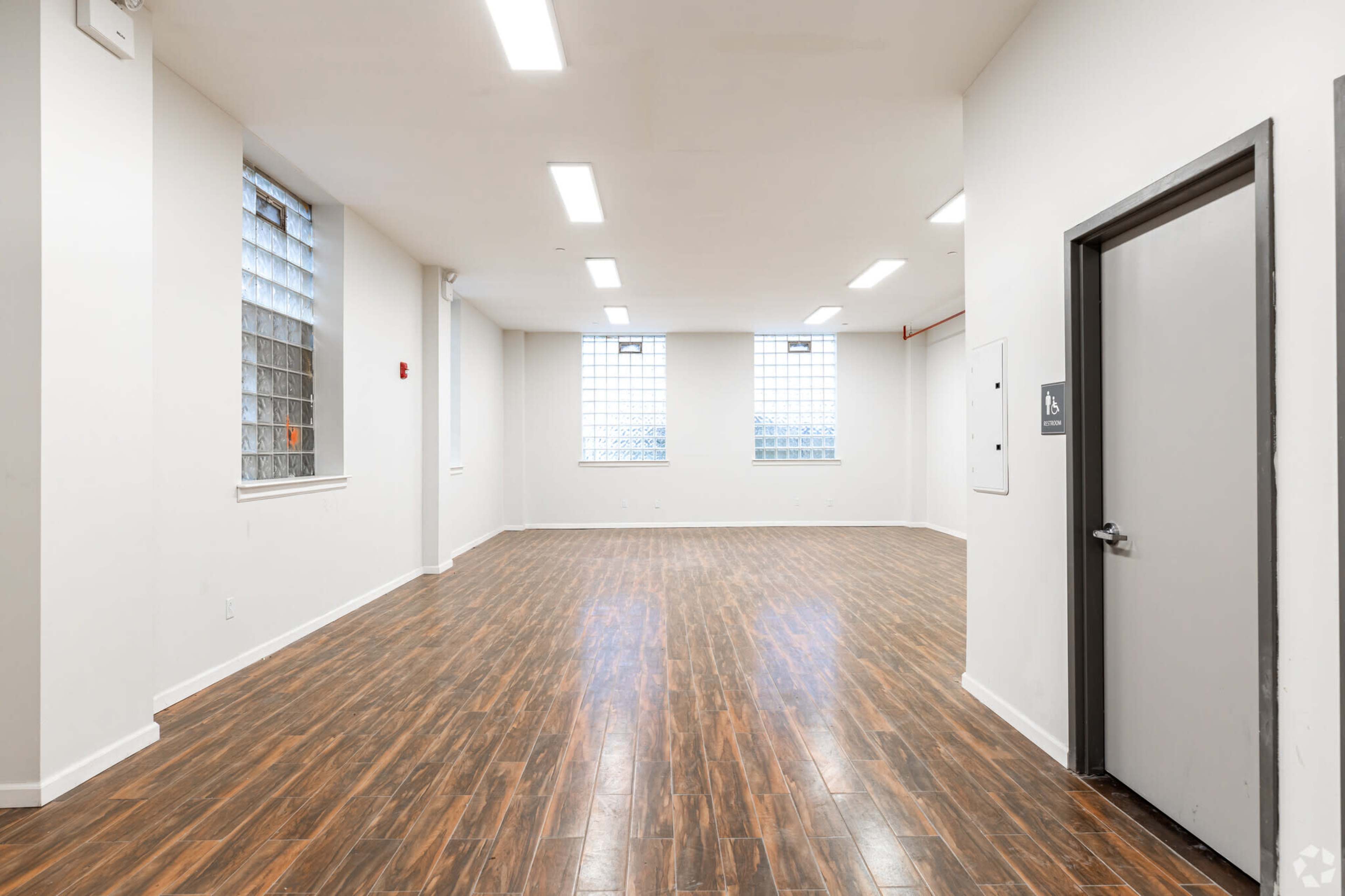 Huge Renovated Loft Space Available in LIC - 10 mins from Manhattan Image in Astoria, Long Island City, NY