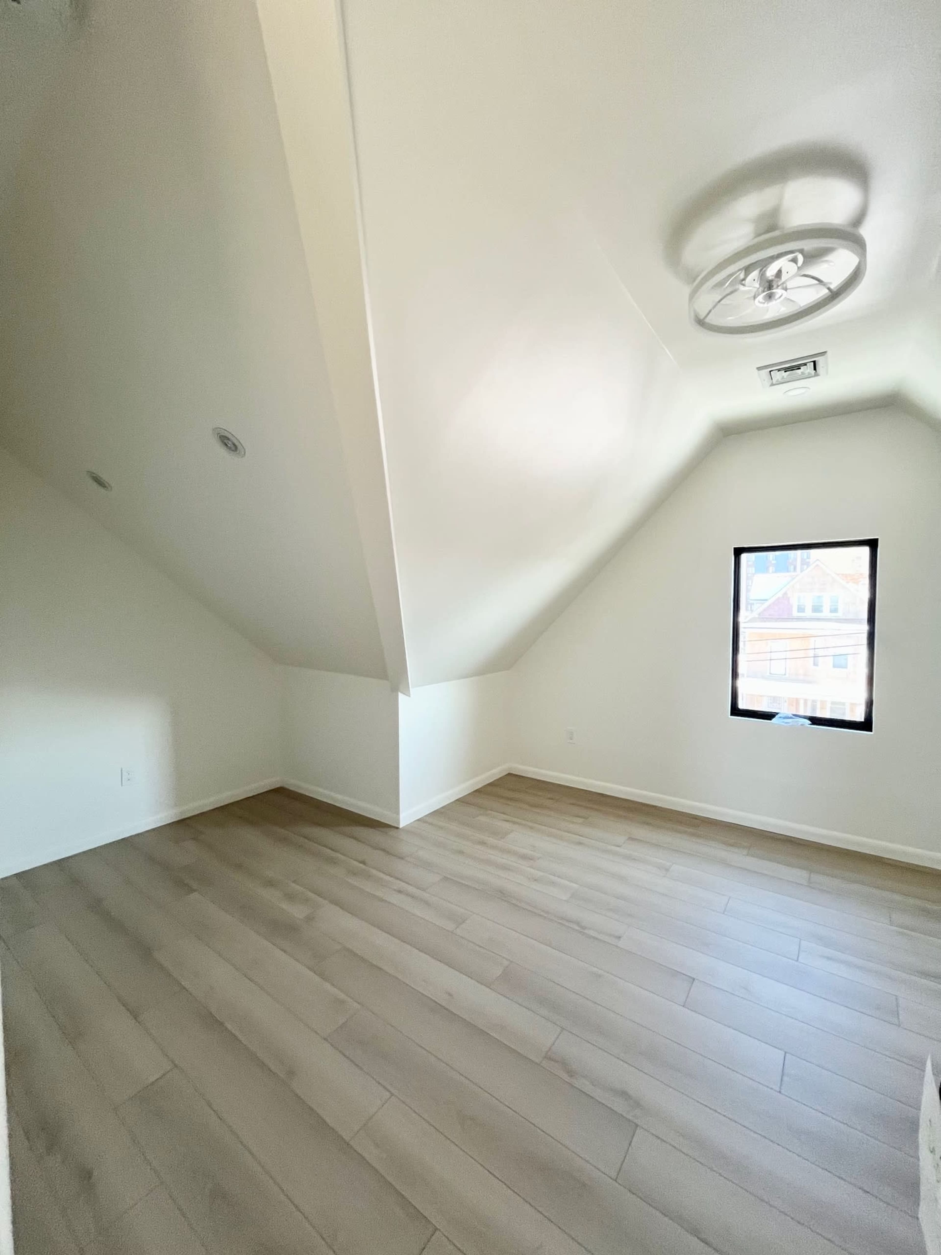 High-End Newly Renovated 3BR / 2.5 BA Duplex In Rockaway Beach near Transit Image in Arverne, Arverne, NY