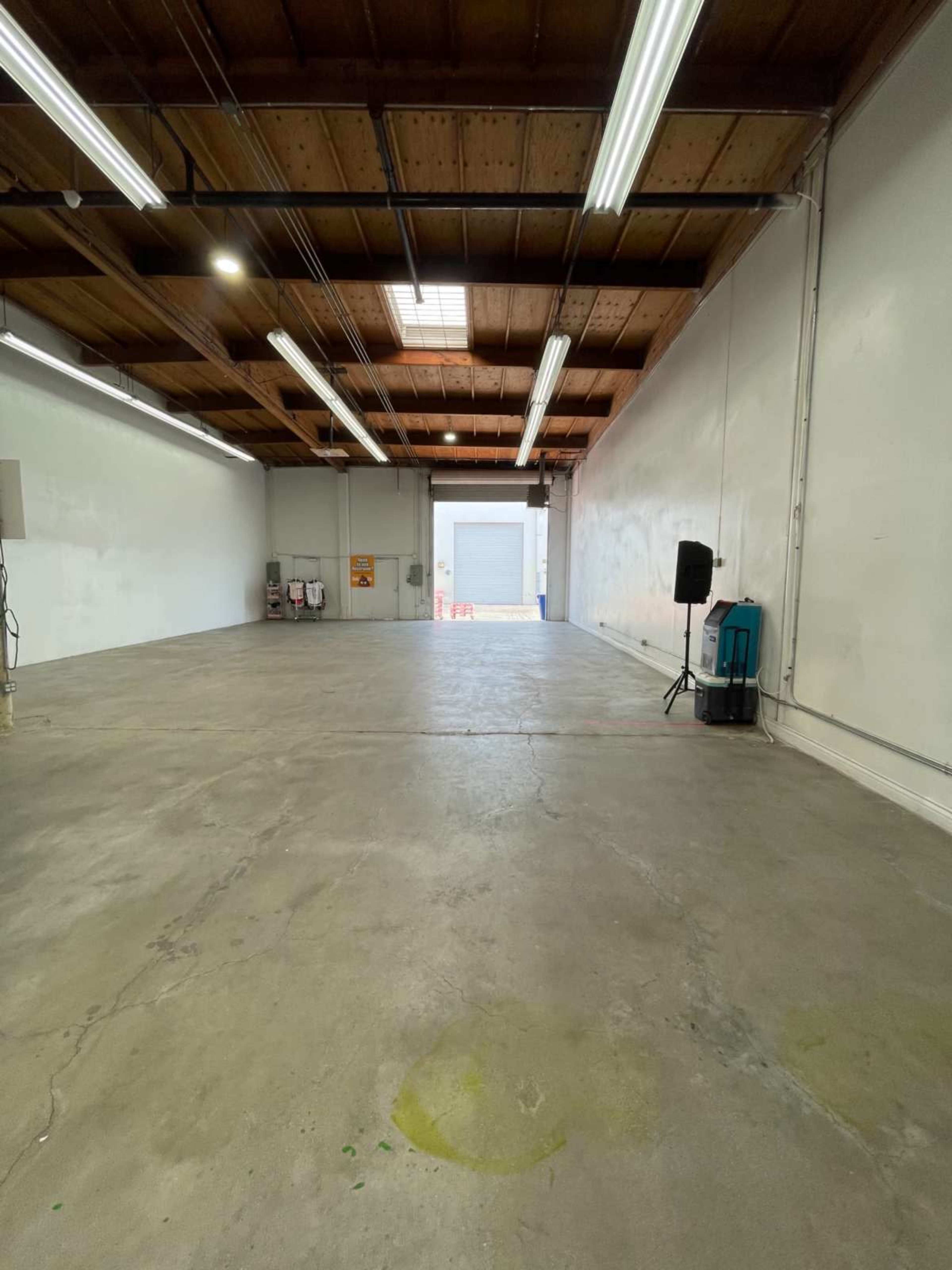 White Warehouse with High Ceilings  Creative Space Image in Cudahy, Cudahy, CA