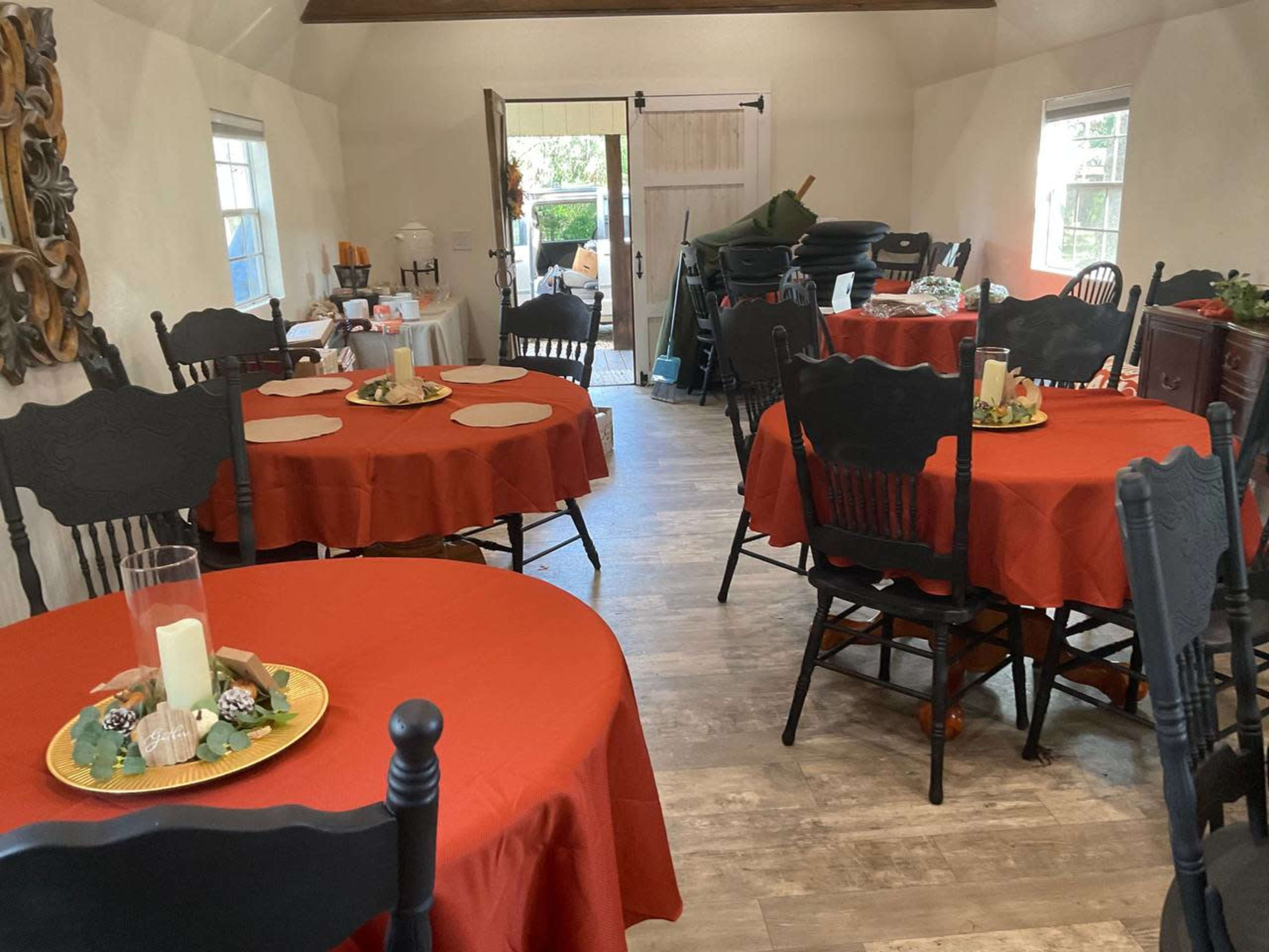 Indoor Studio and Outdoor Space by the Pond Image in , Plant City, FL