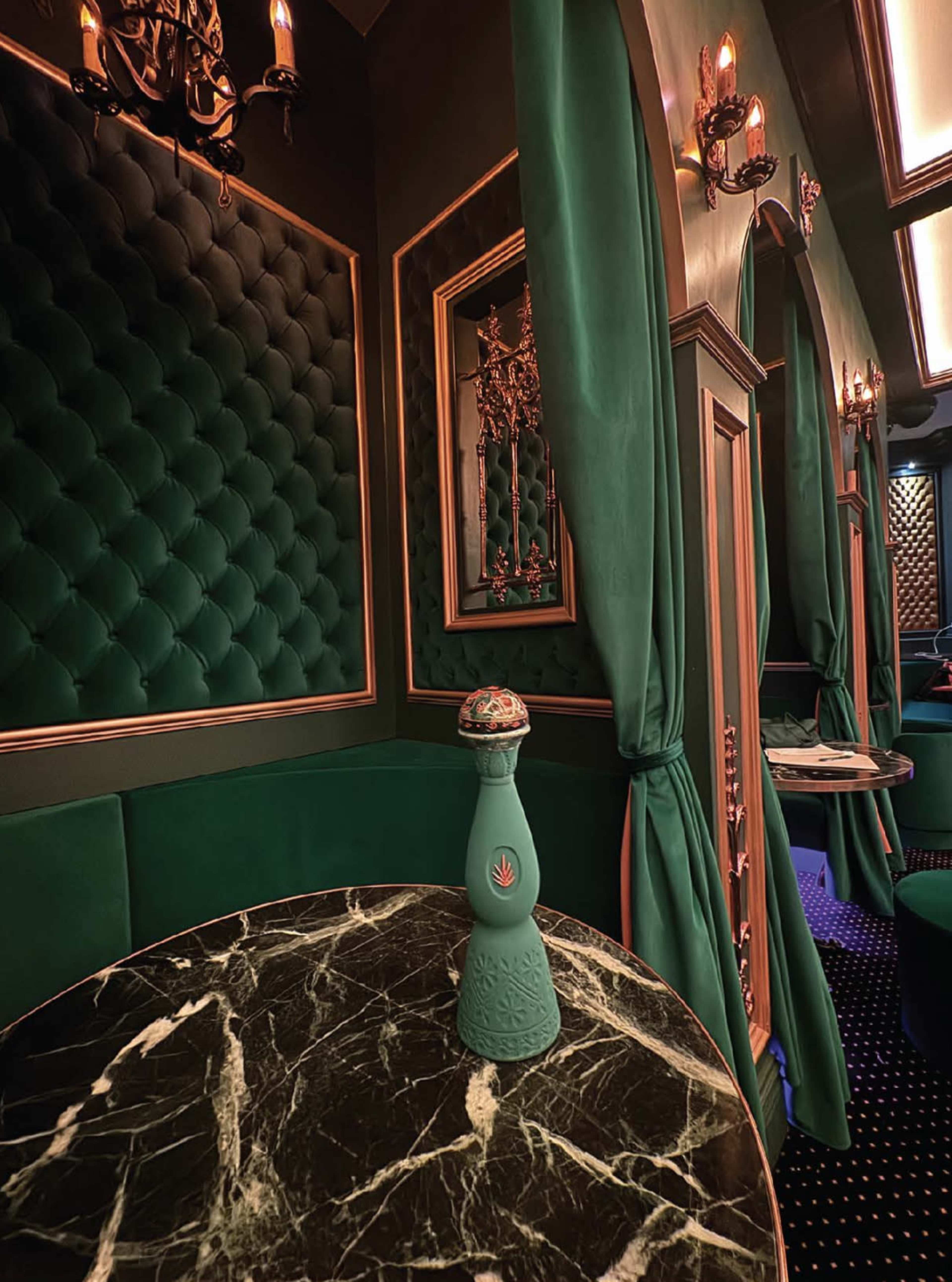 Parisian Luxury Restaurant And Bar In The Heart of Sunset Boulevard Image in Central LA, Los Angeles, CA