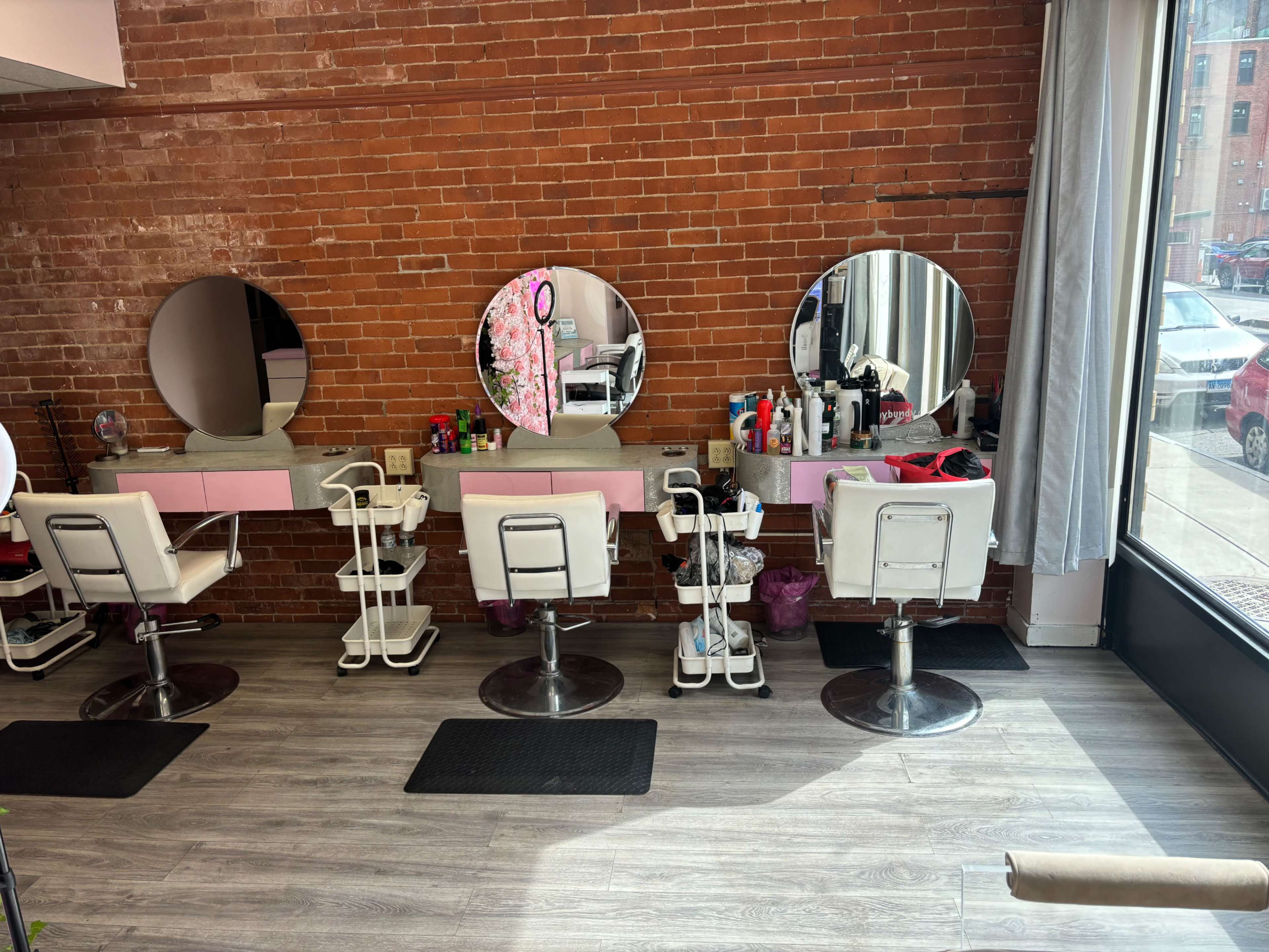 Downtown areas tons of small owned business surrounding the salon. Image in Waterbury, Waterbury, CT