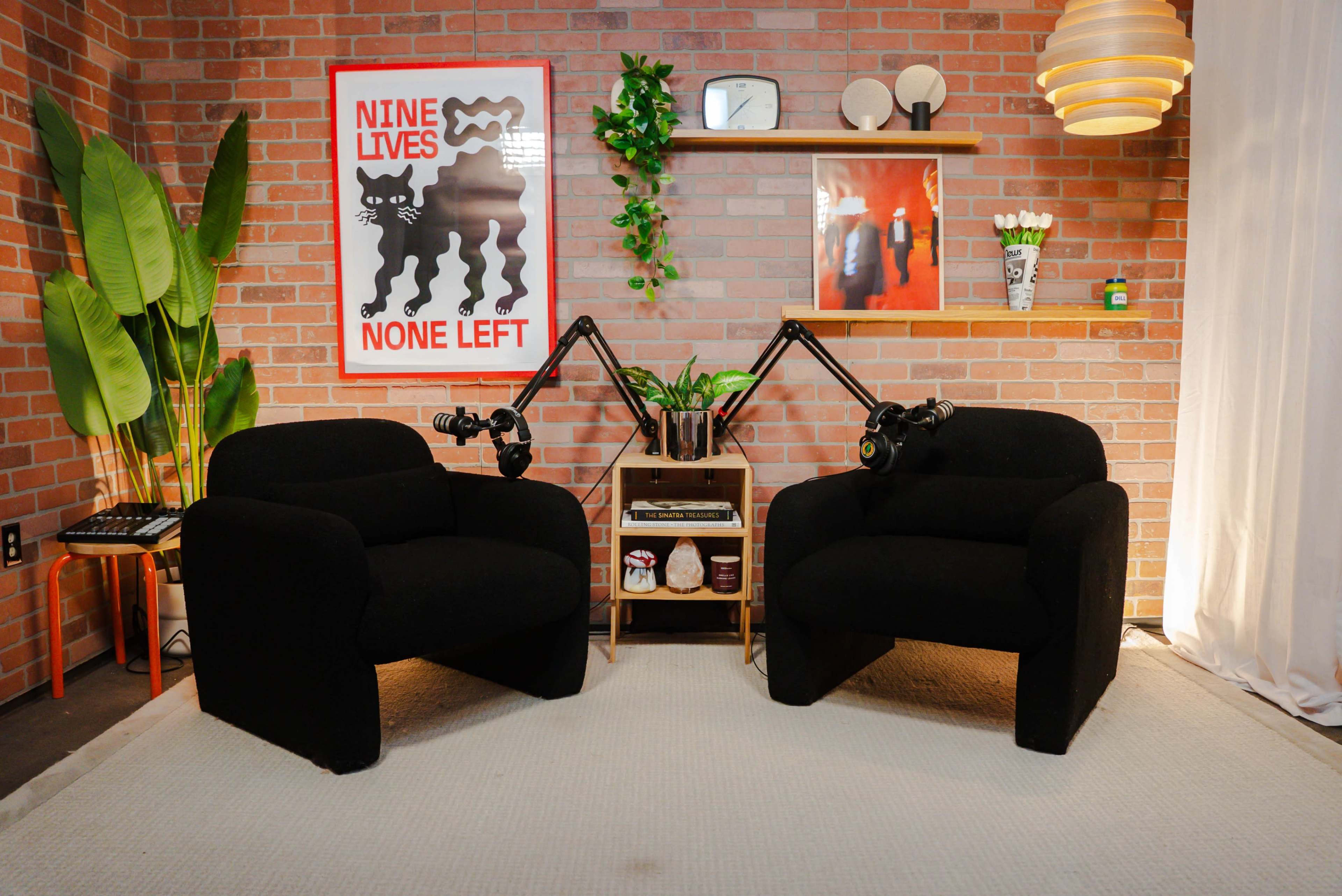 PRE-LIT - Vibrant PODCAST Recording Studio / BURBANK - ALL AUDIO EQUIPMENT INCLUDED!!! - Video Services Available! Image in Burbank, Burbank, CA