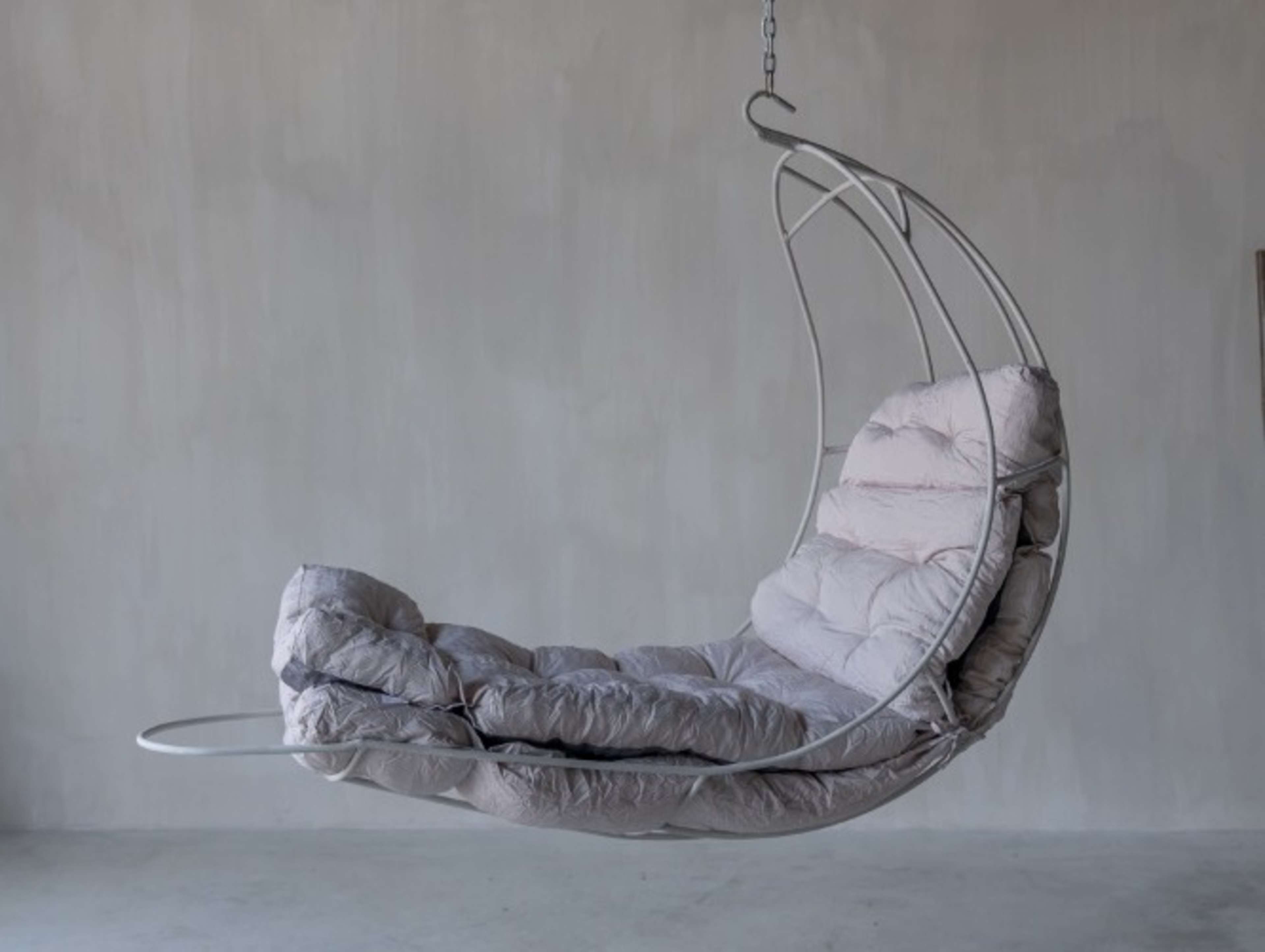 Mid-Century Hanging Leaf Chair