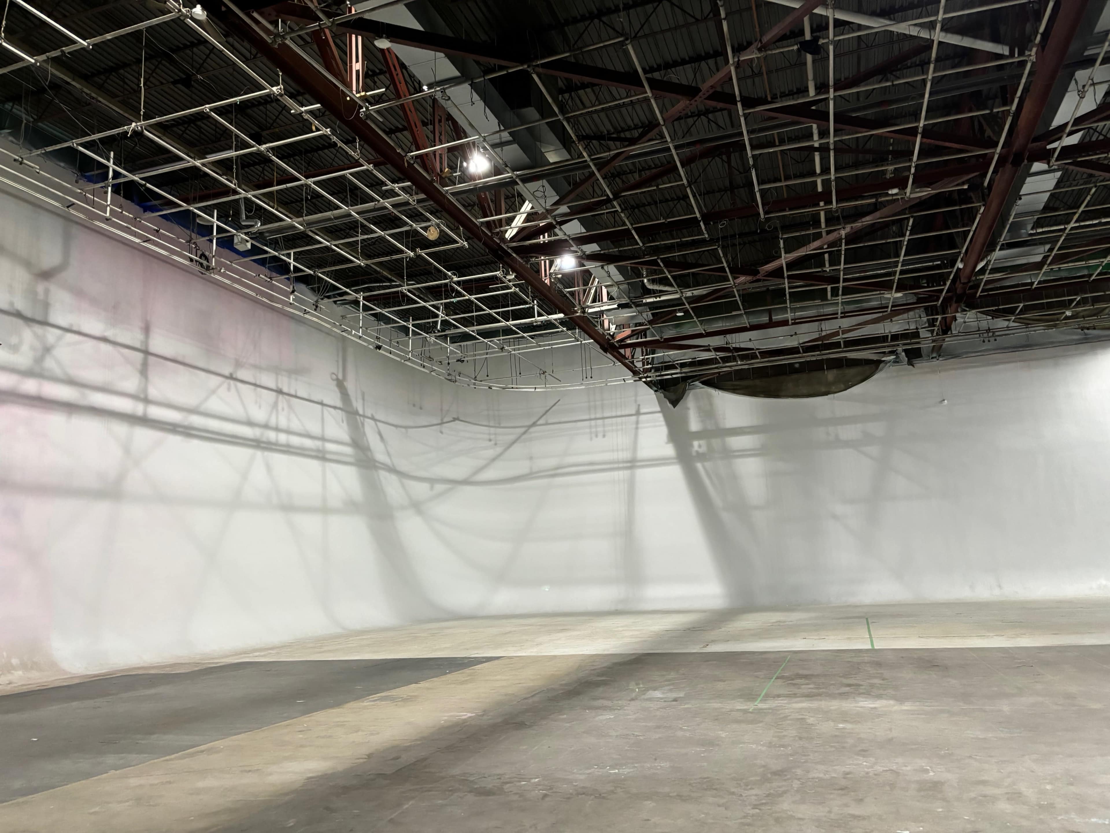 12,000 sq ft clear span studio space in Toronto Image in Clairlea, Toronto, ON