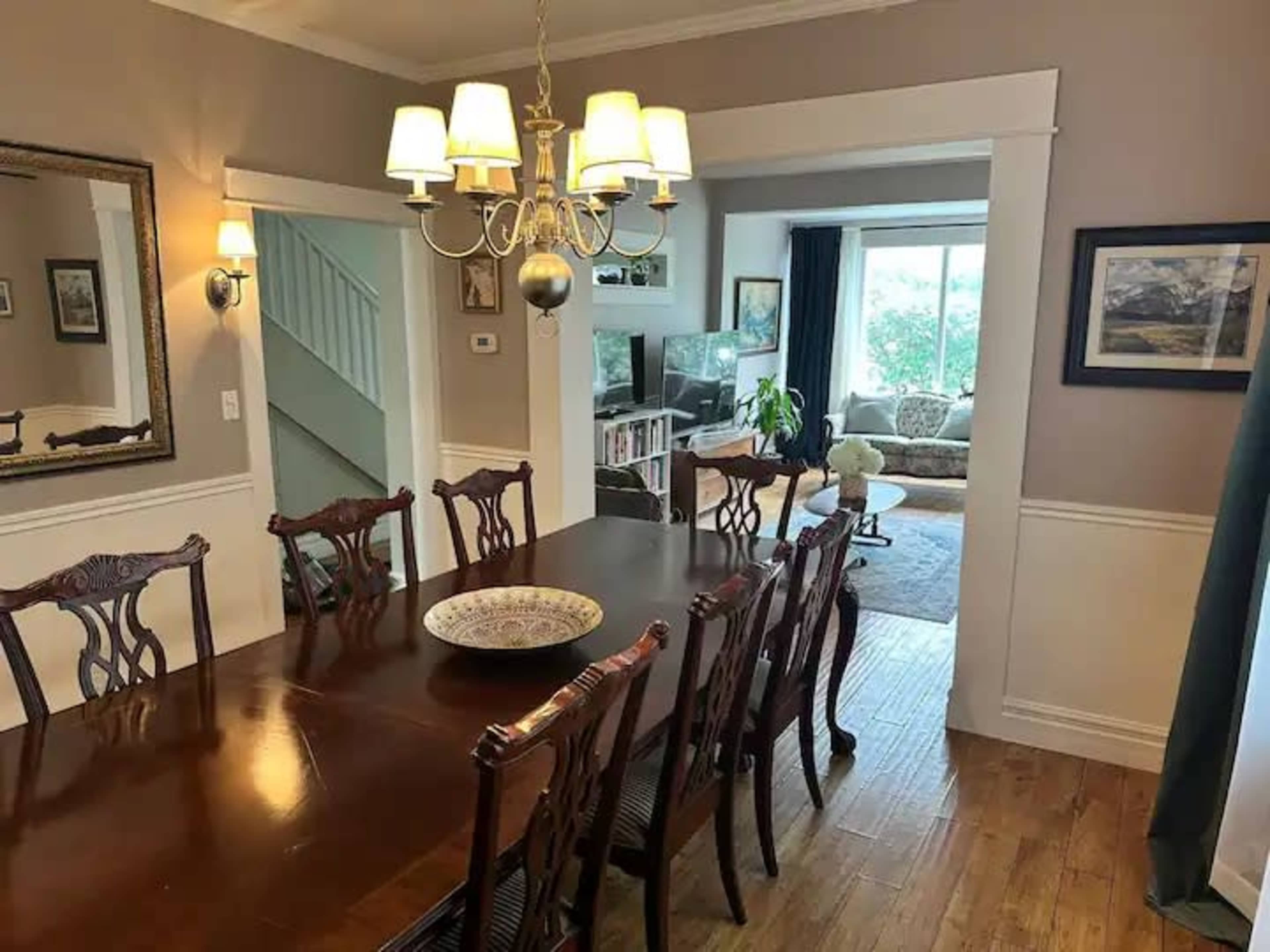 Western Victorian House - Downtown Image in Southwest Calgary, Calgary, AB