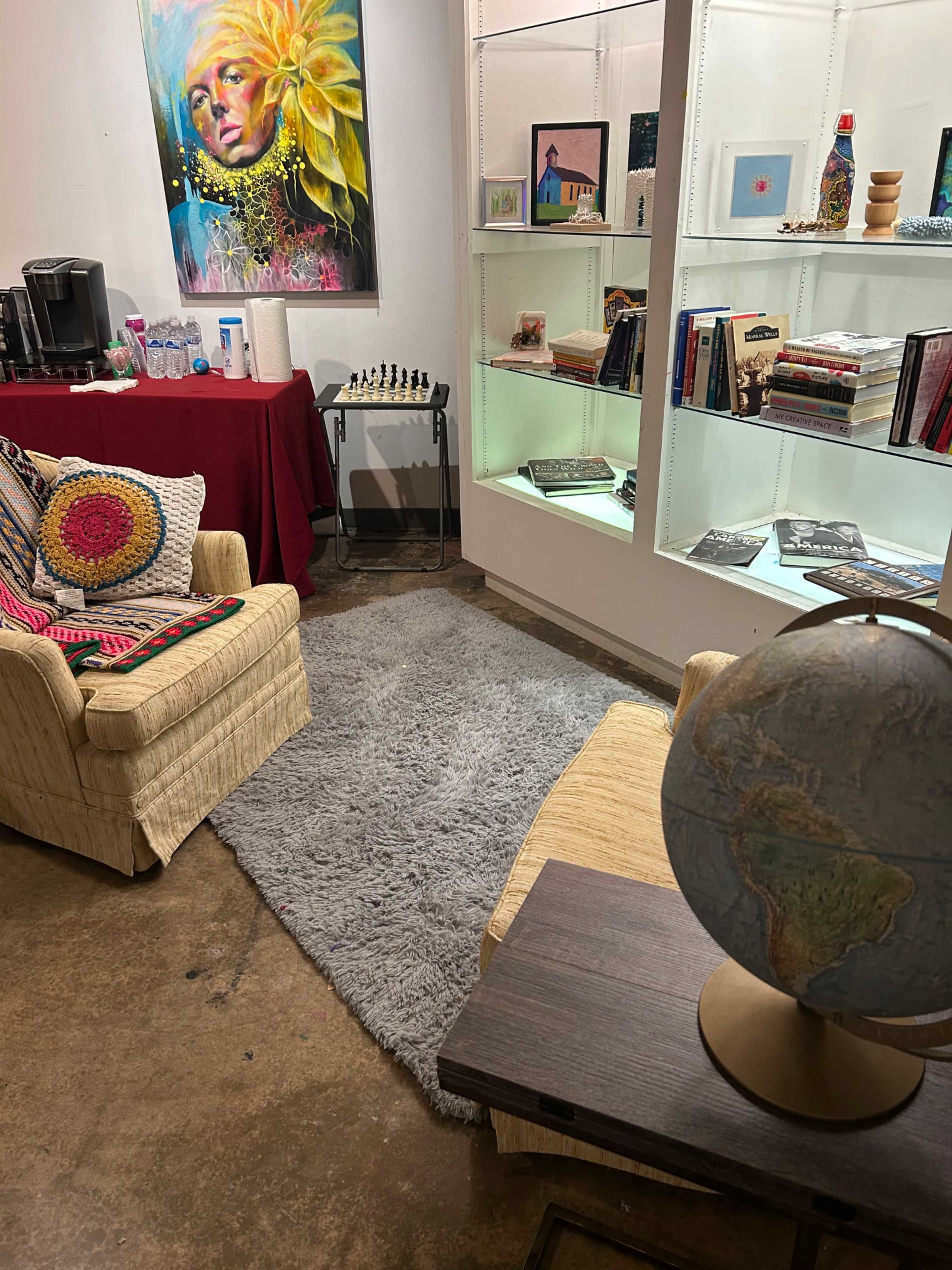 Downtown Arlington and 3 minute walk to many restaurants and coffee shops. Image in Central Arlington, Arlington, TX
