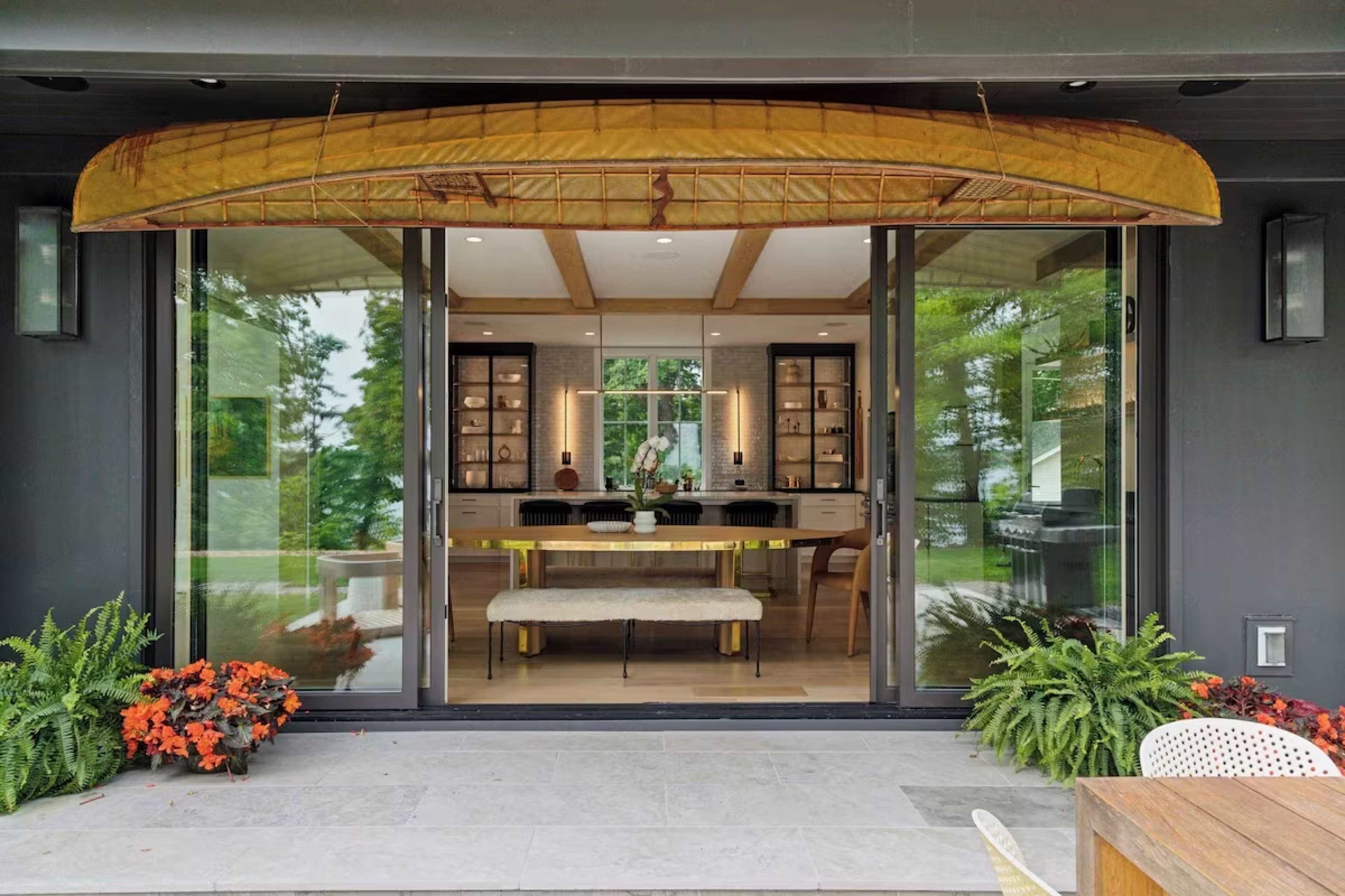 LakeHus - Luxury Urban Lake Home Image in Chanhassen, Excelsior, MN