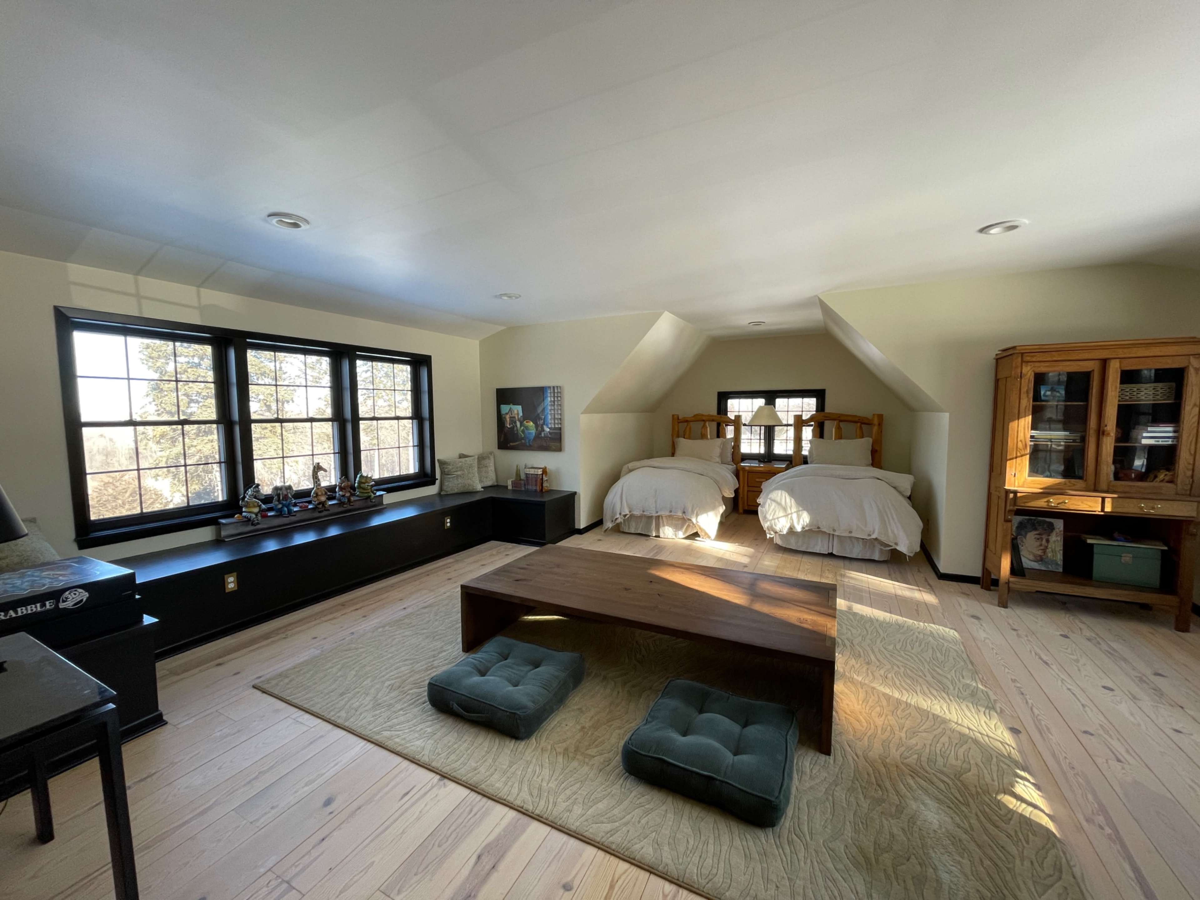 The Woodland Lounge Image in Chanhassen, Excelsior, MN
