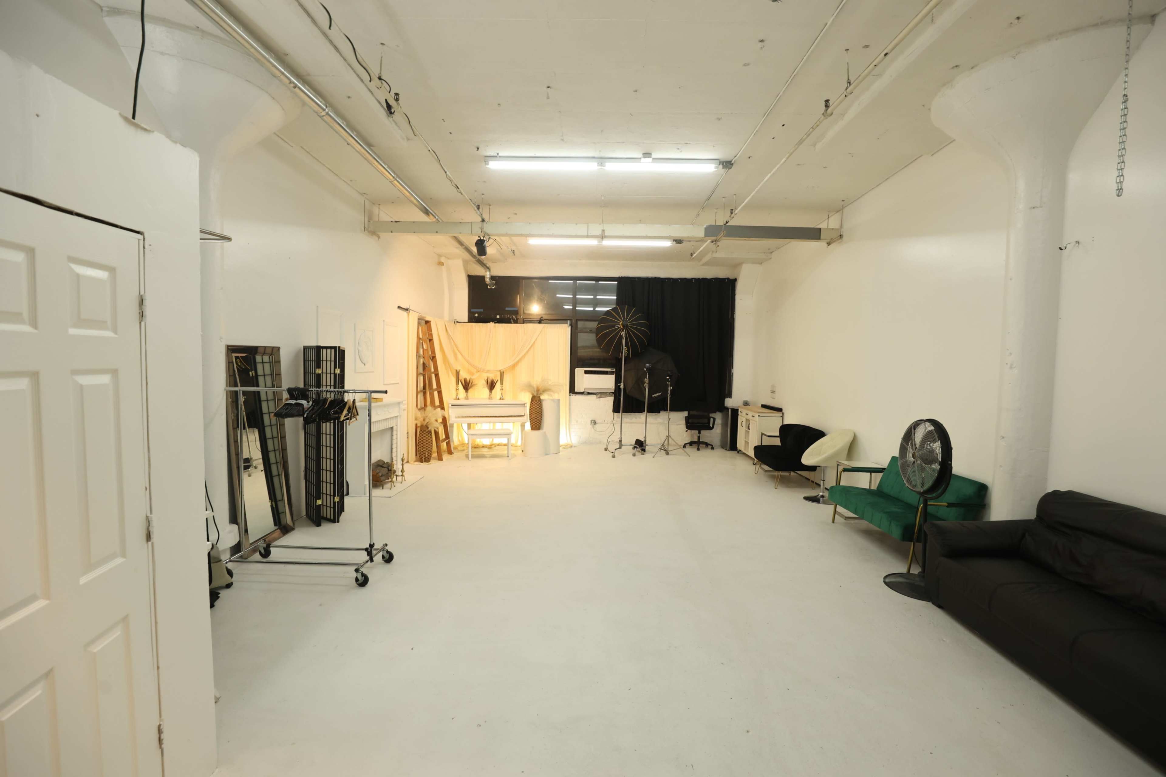 WHITE FRAME STUDIOS | Film & Photo Studio w/ 18ft Ceilings + Lighting ...