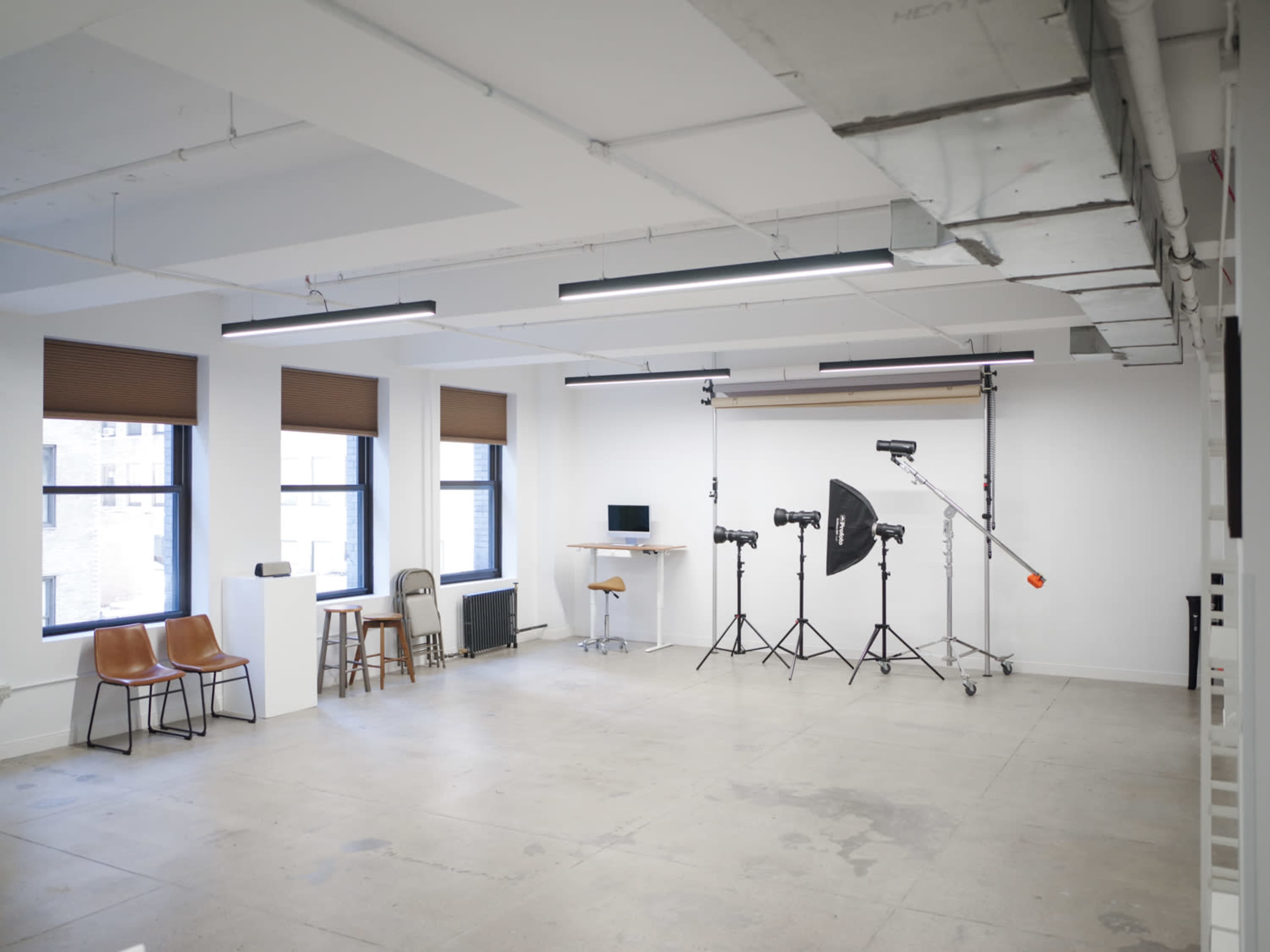 Photo studio + Profoto Equipment + Props + Retouching Service Image in Midtown Manhattan, New York, NY